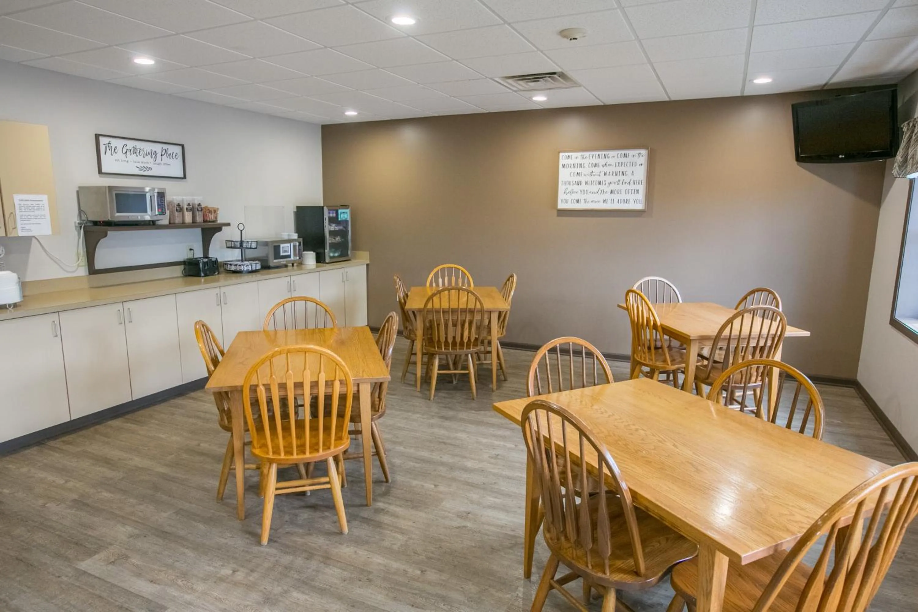 Communal lounge/ TV room in Lodging on the Square