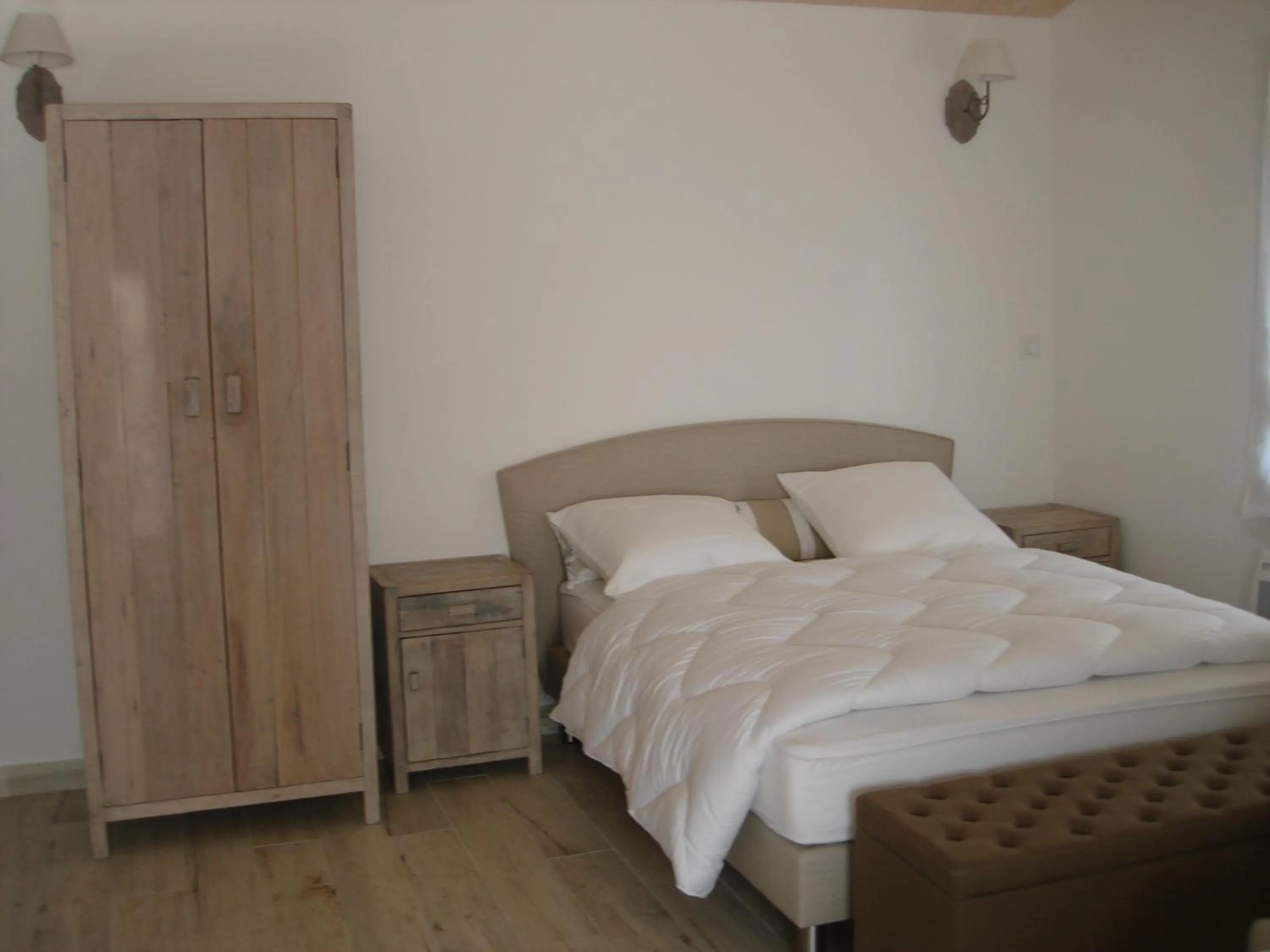 Living room, Bed in Locations Ile de Ré