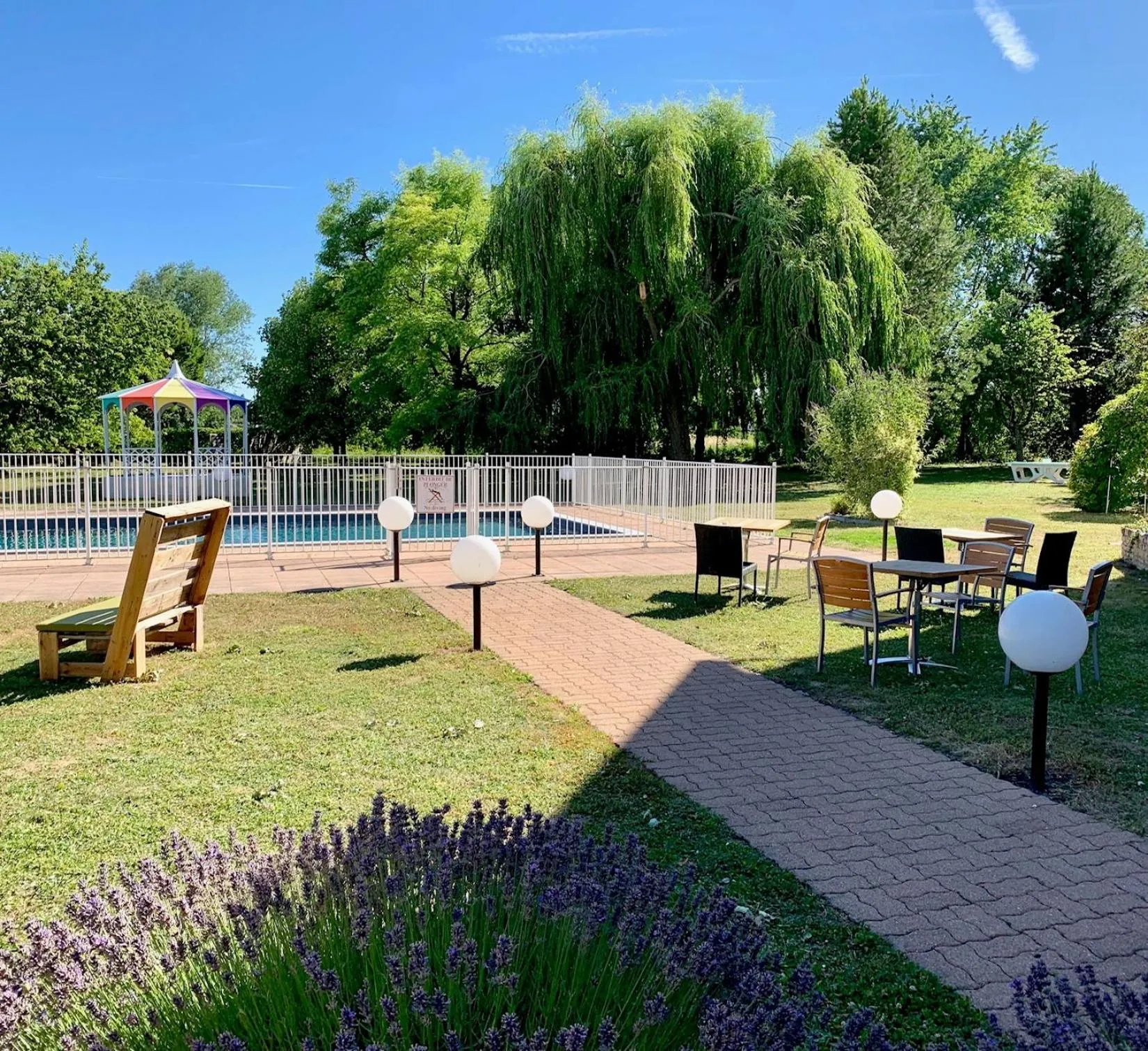 Swimming pool in greet Hotel Beaune