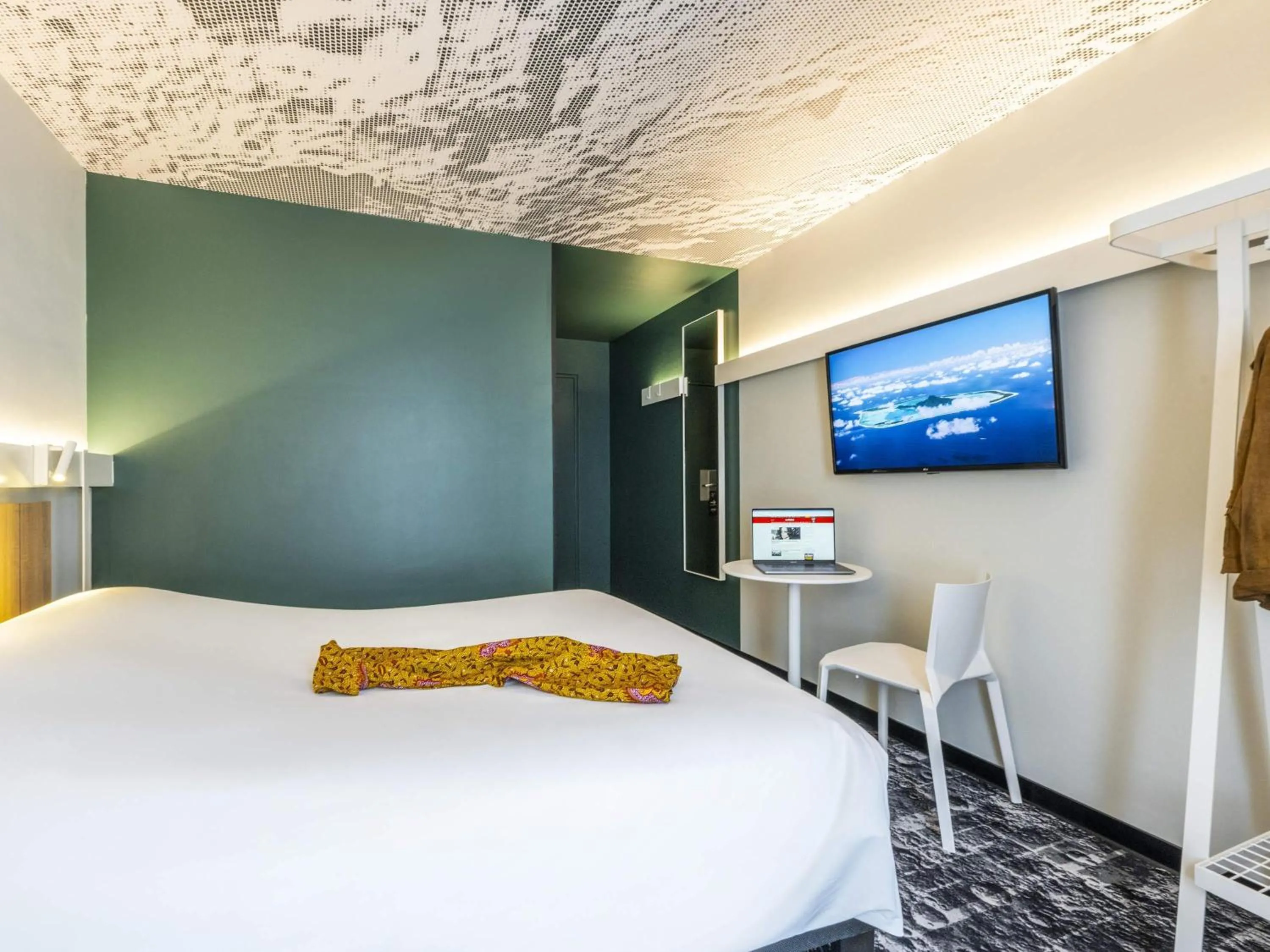 Bedroom, Bed in ibis Beaune Centre