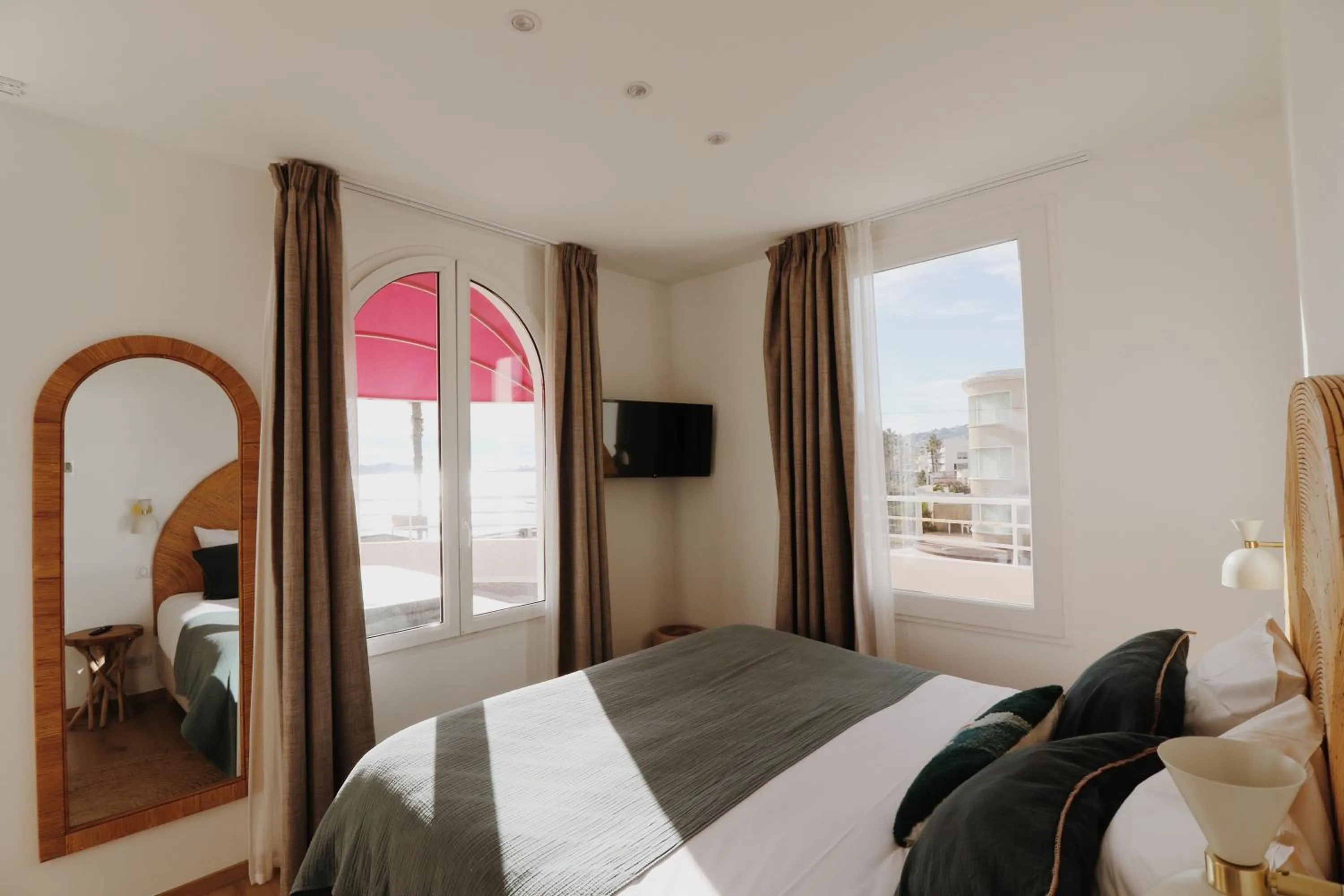 Bedroom, Bed in Le Rose Thé