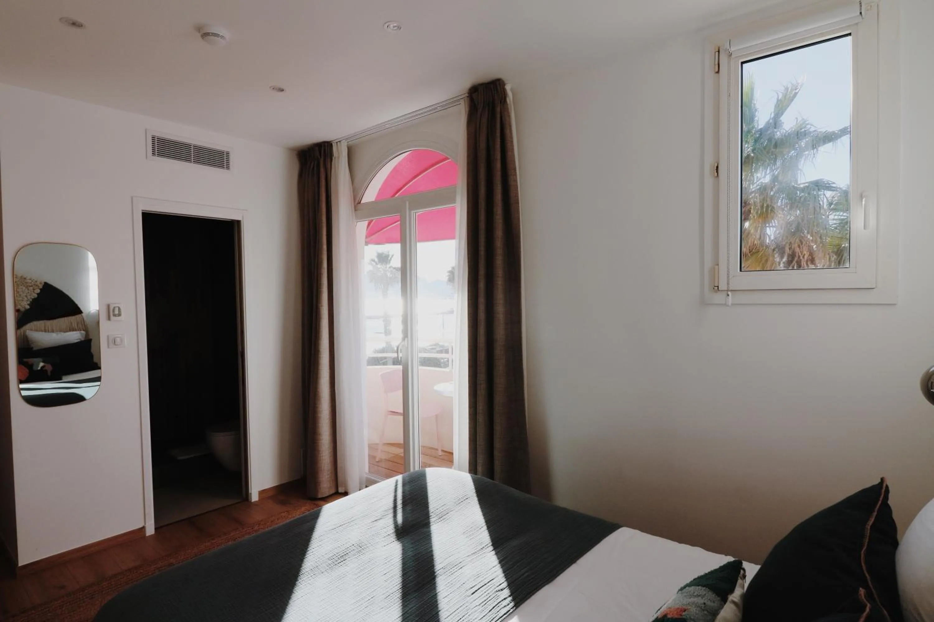 Bedroom, Bed in Le Rose Thé