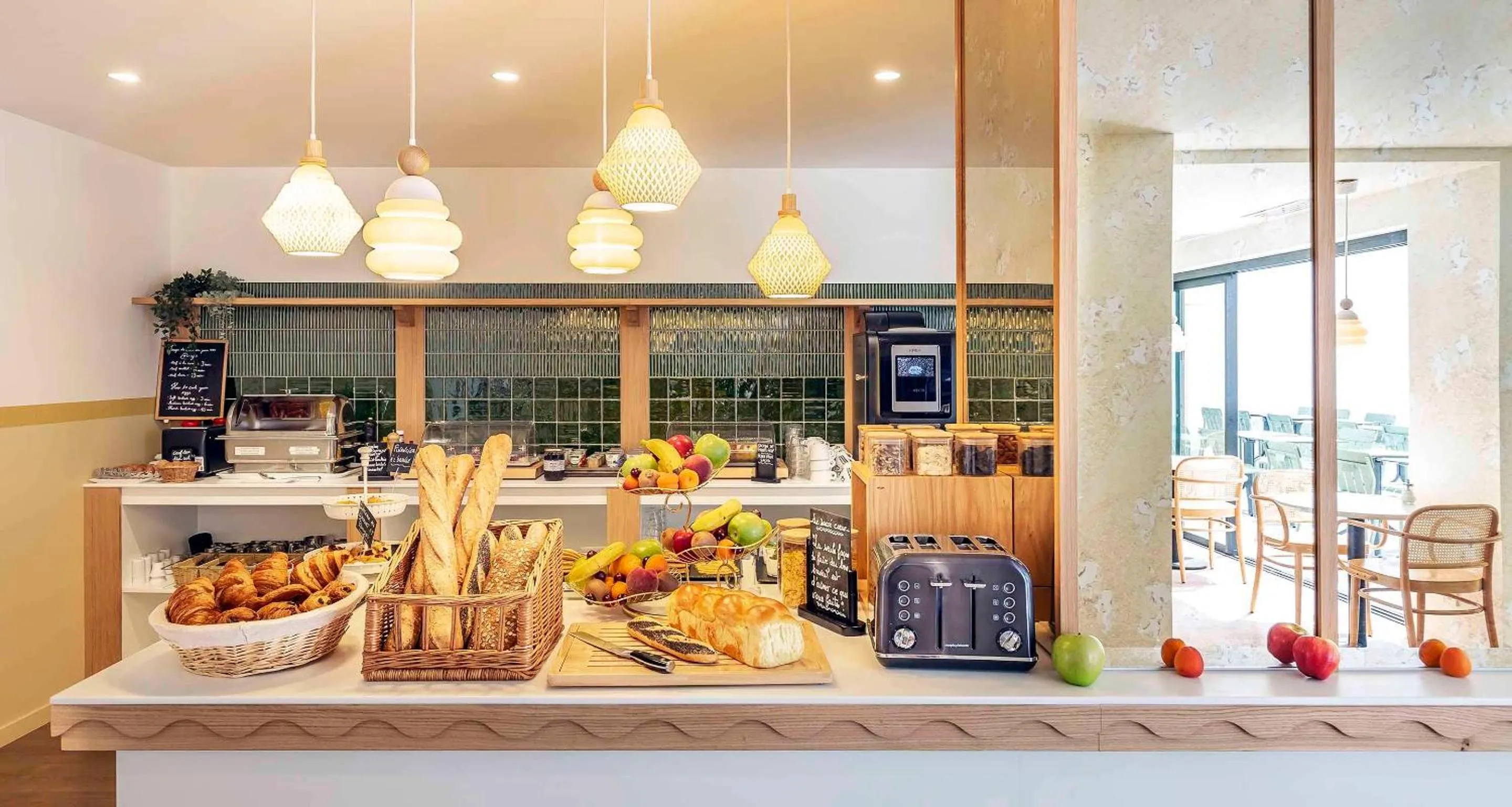 Restaurant/places to eat in Hôtel Kemaris