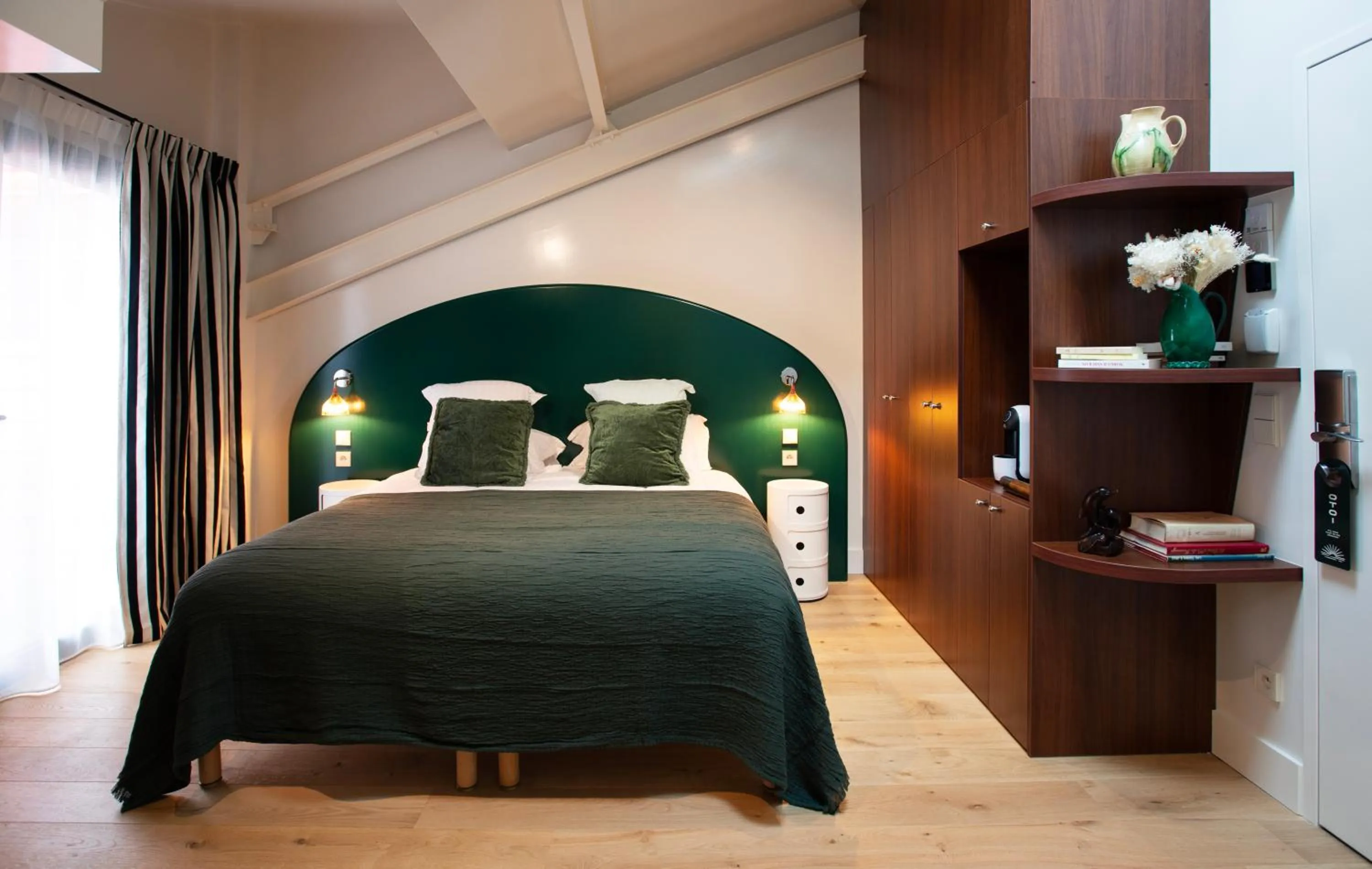 Bedroom, Bed in Hôtel Kemaris