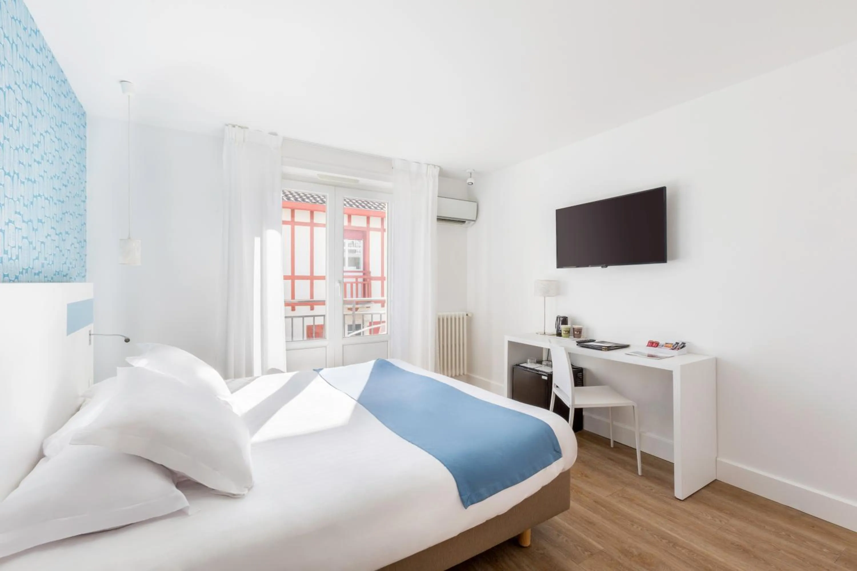 Bedroom, Bed in Hôtel Kemaris