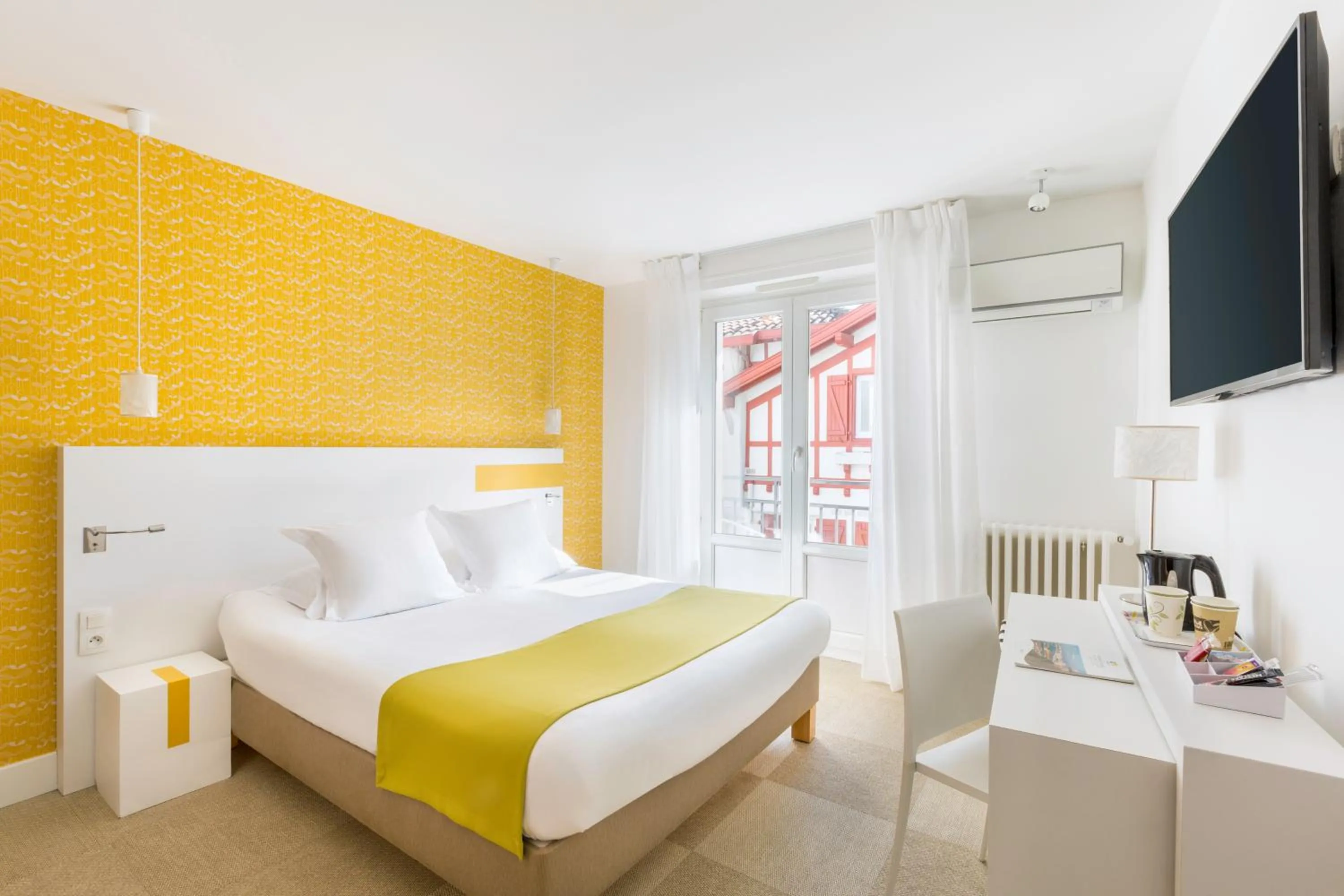 Bedroom, Bed in Hôtel Kemaris