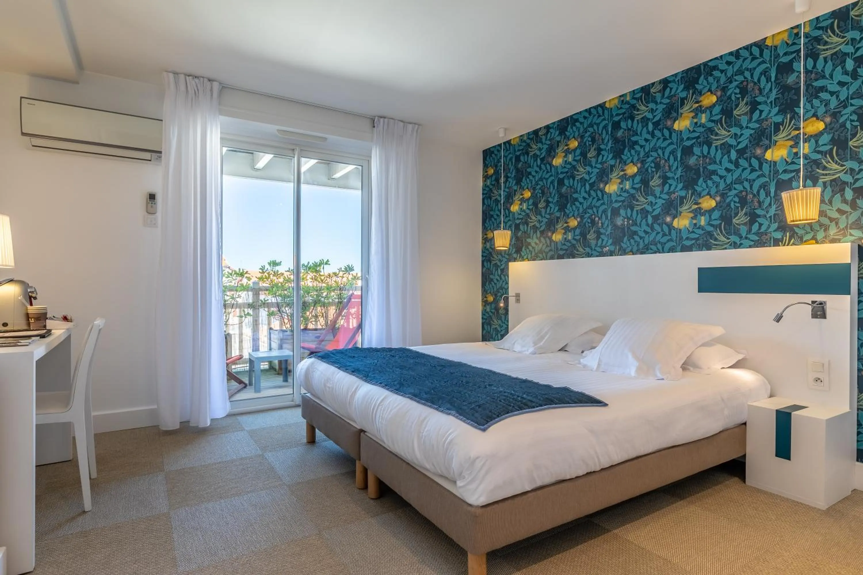 Bedroom, Bed in Hôtel Kemaris