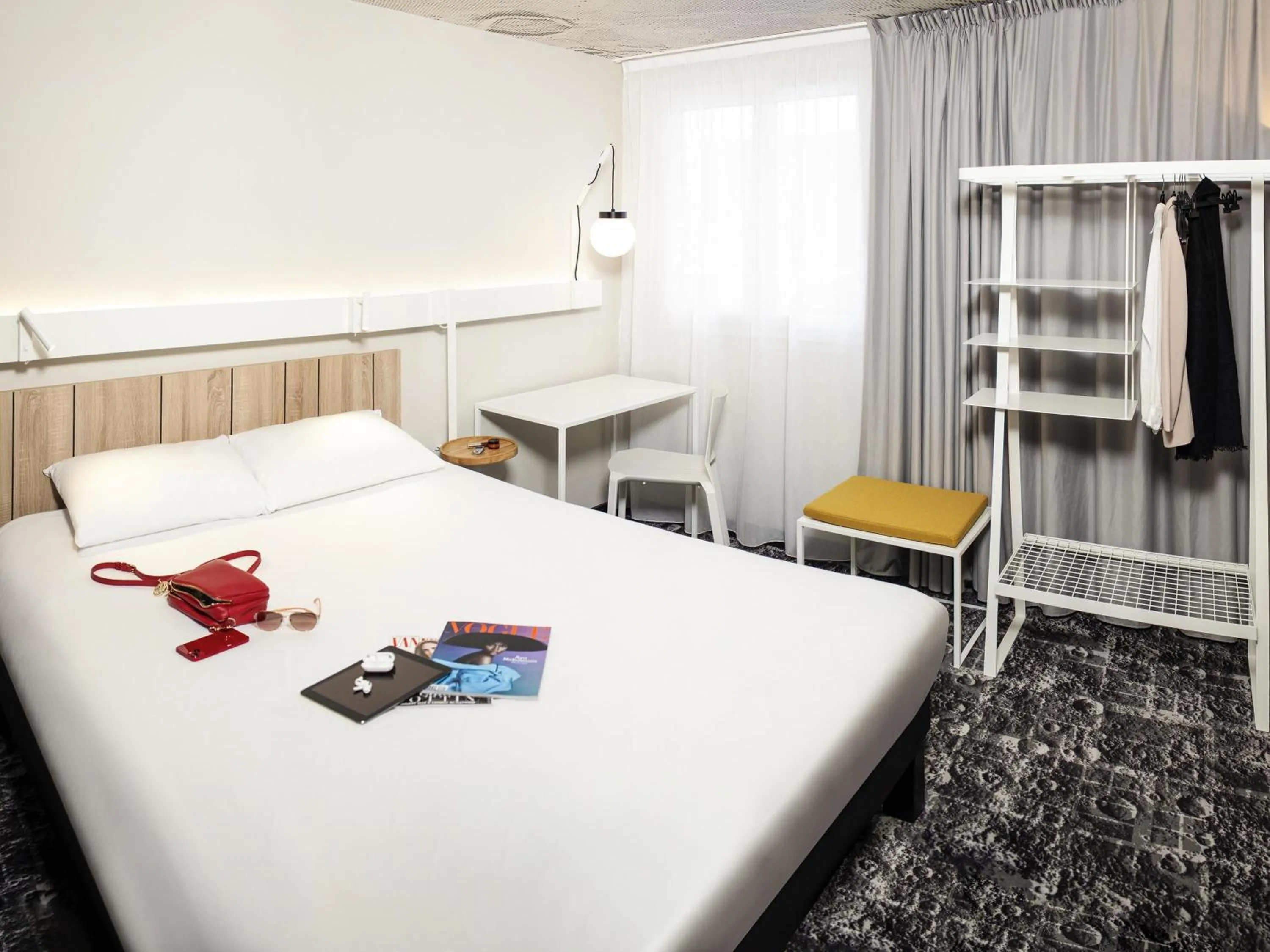 Bedroom, Bed in Ibis Pontarlier