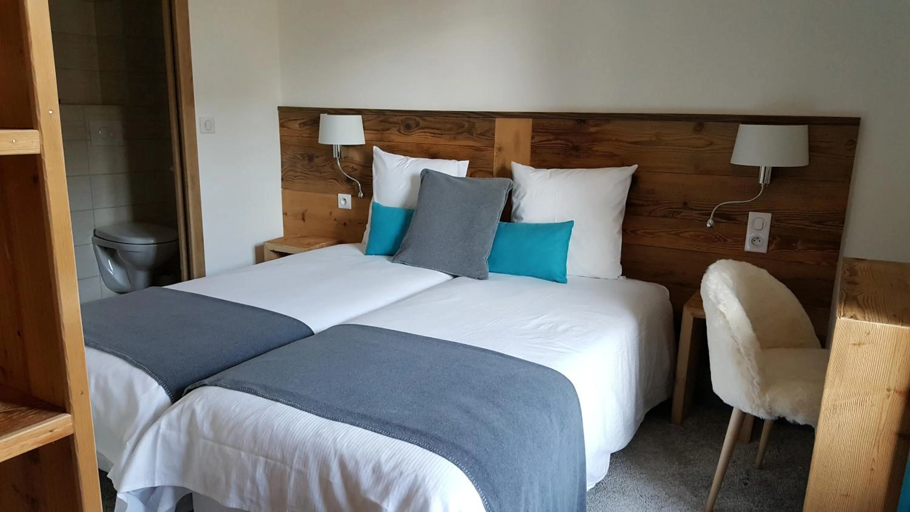 Photo of the whole room, Bed in Hotel Du Clocher