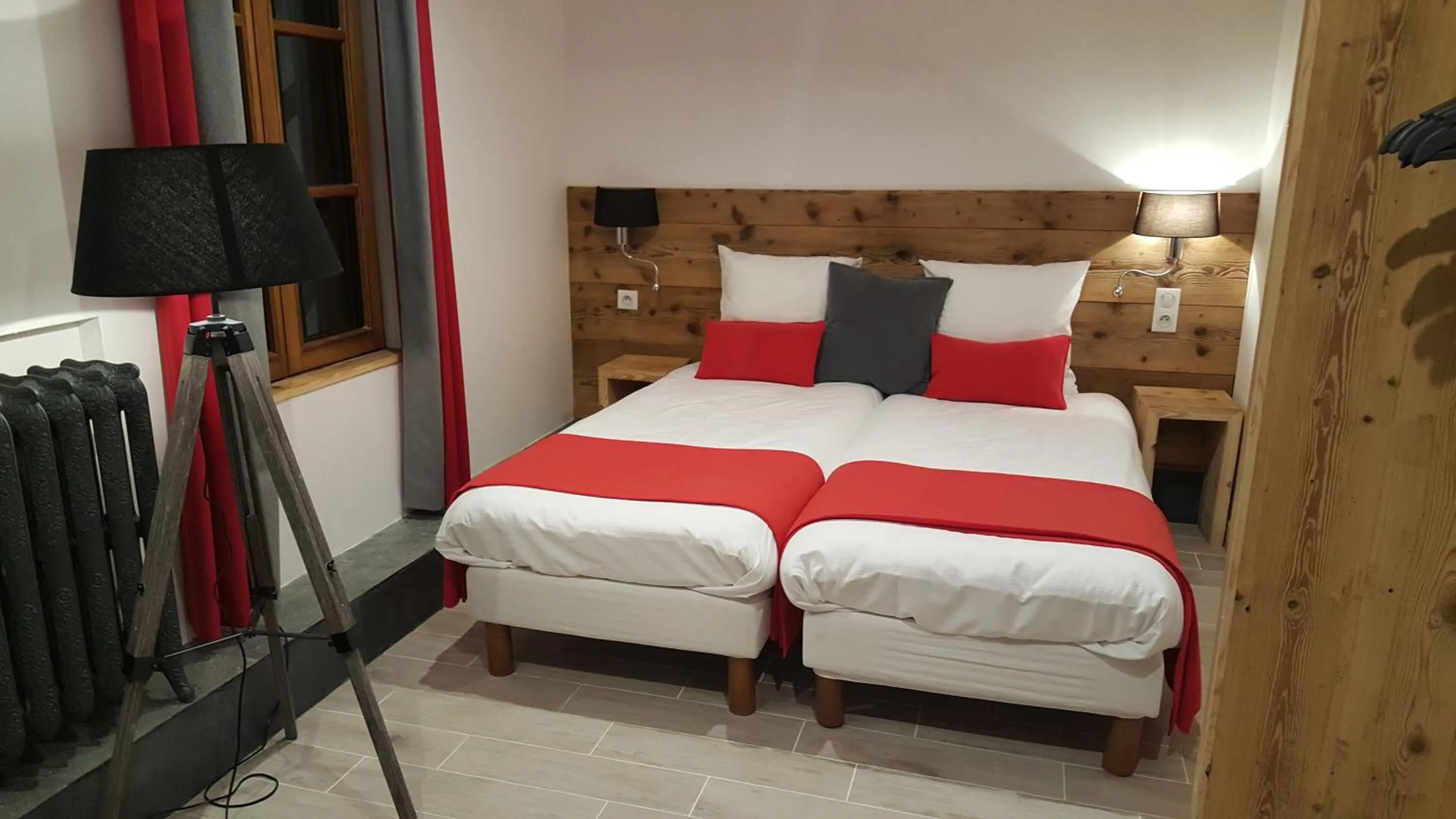 Photo of the whole room, Bed in Hotel Du Clocher