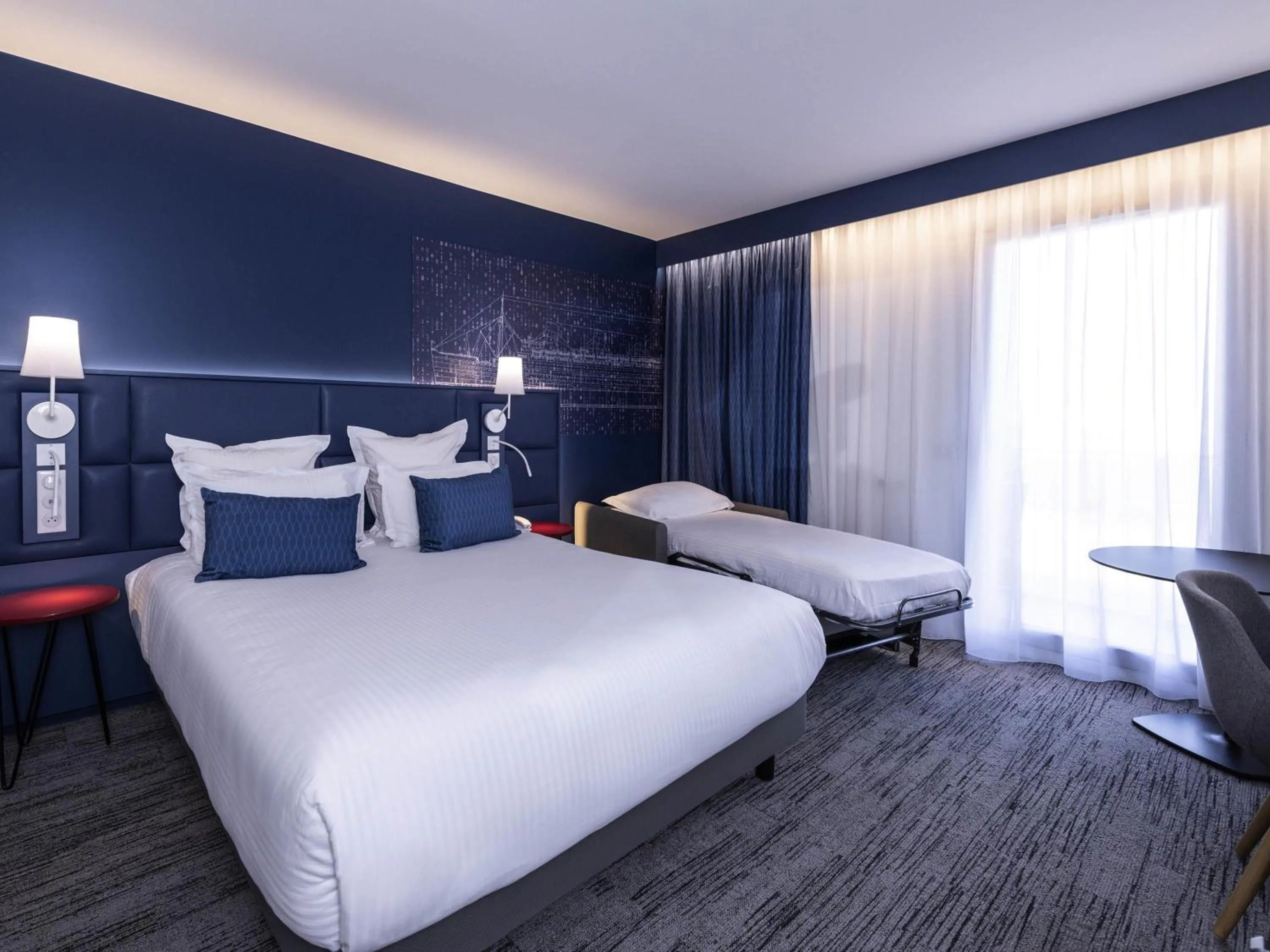 Bedroom, Bed in Hôtel Mercure Toulon La Seyne-Sur-Mer