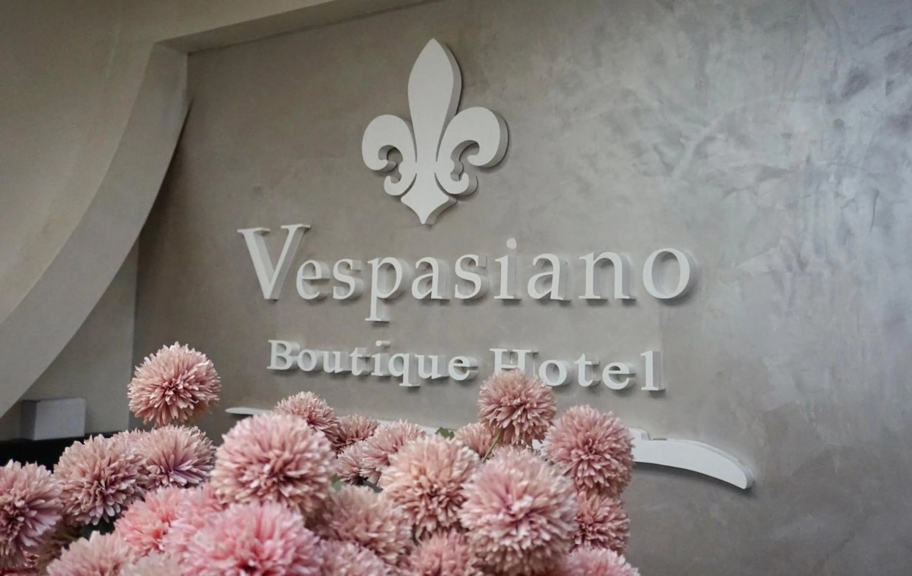 Property logo or sign in Hotel Vespasiano