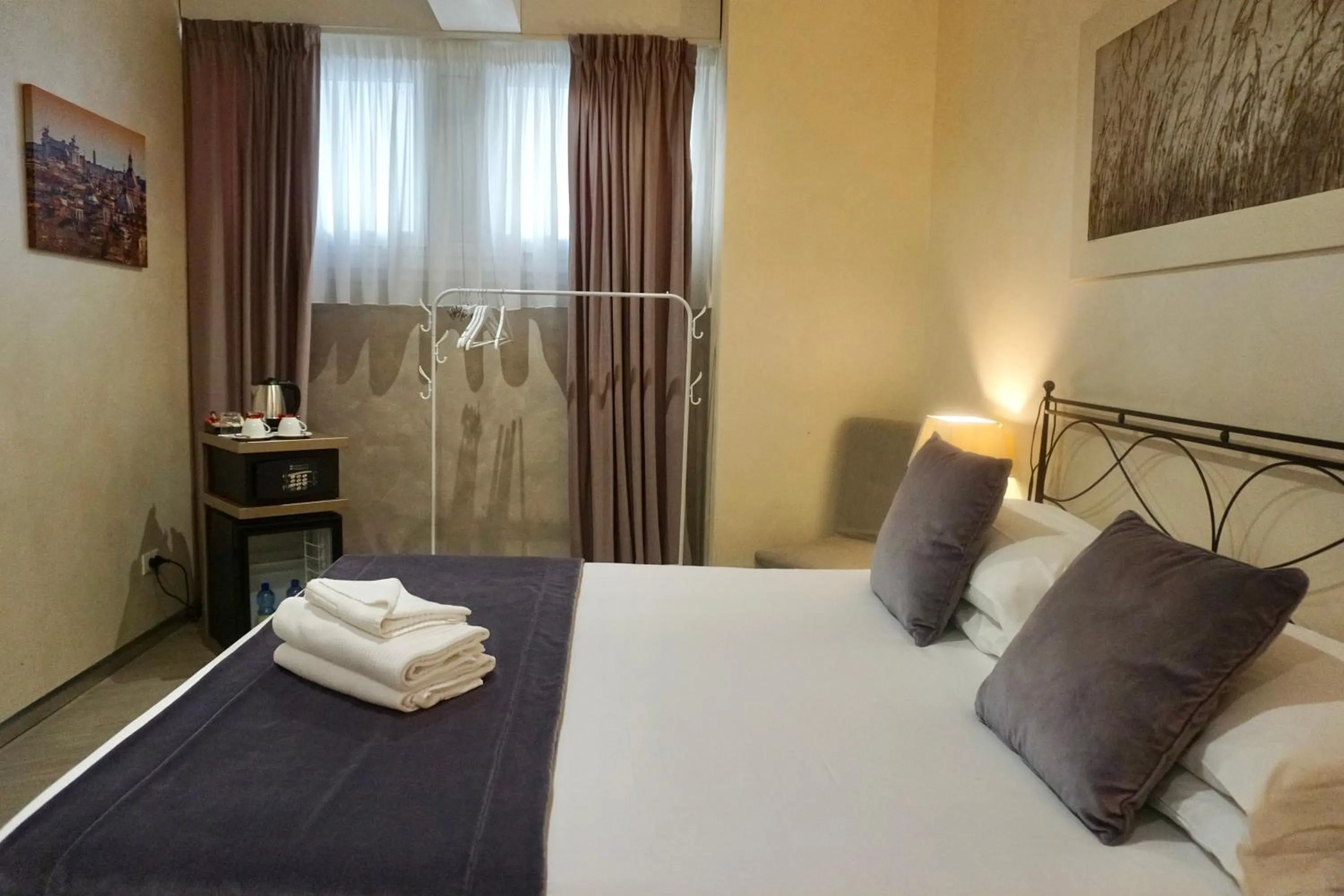 Bedroom, Bed in Hotel Vespasiano