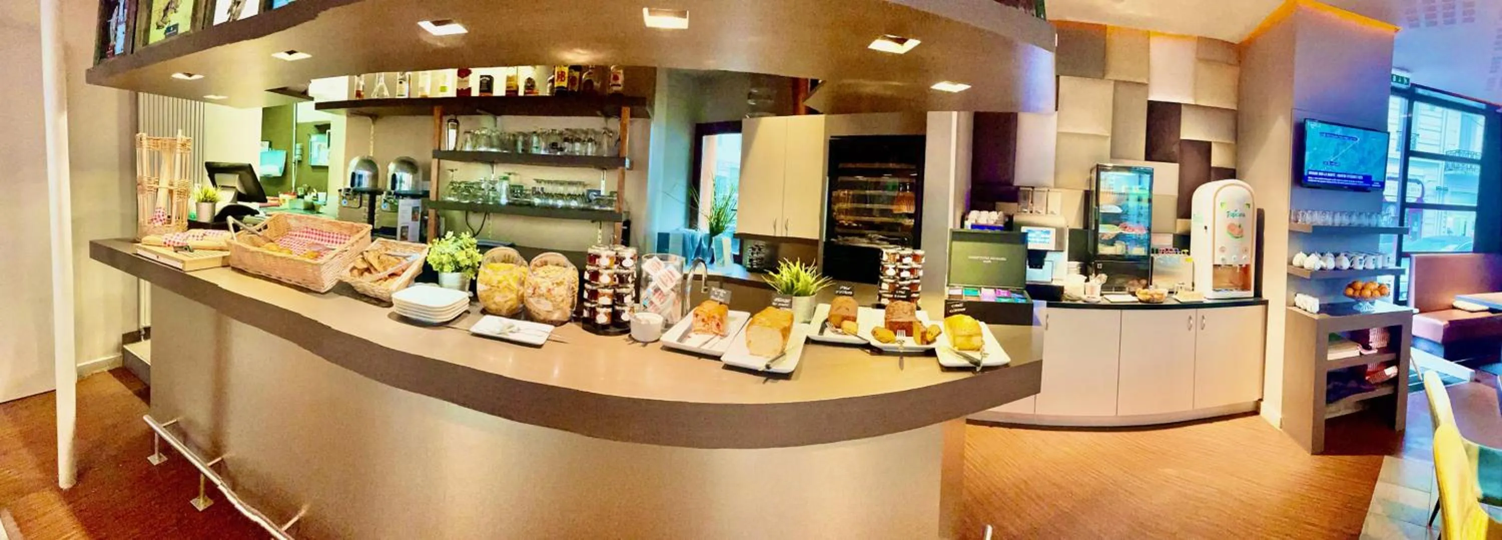 Restaurant/places to eat in Kyriad Restaurant Centre SPA Vichy