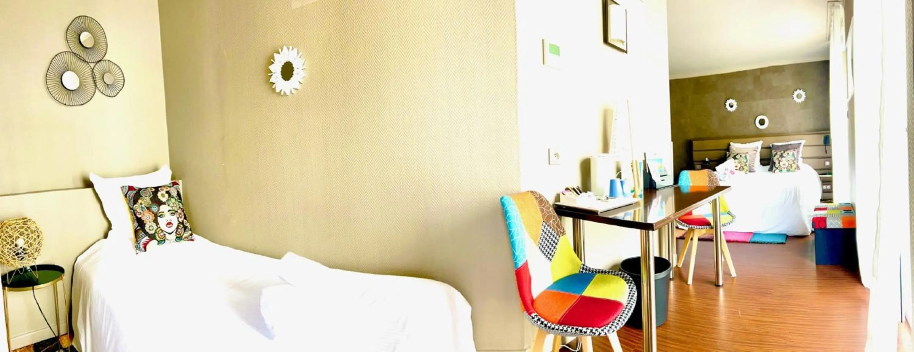 Photo of the whole room, Bed in Kyriad Restaurant Centre SPA Vichy