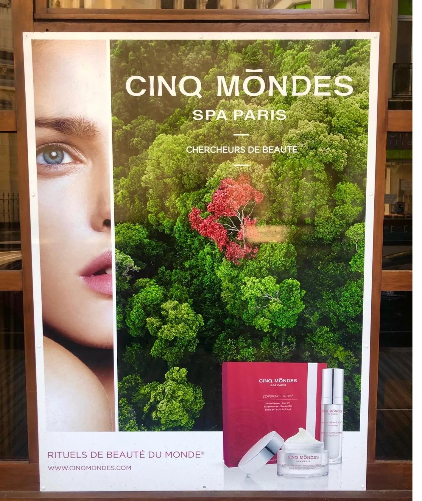 Property logo or sign in Kyriad Restaurant Centre SPA Vichy