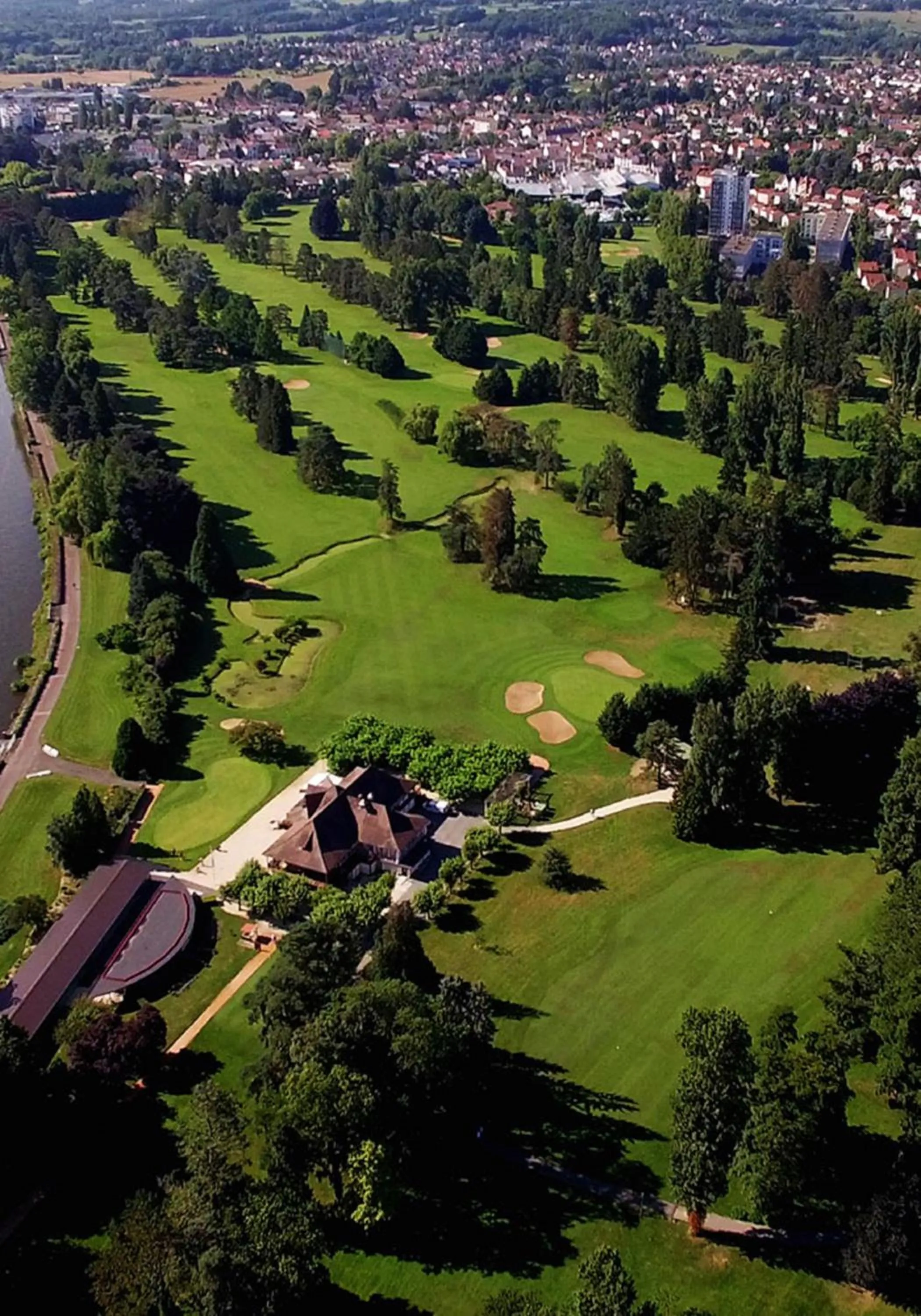 Golfcourse in Kyriad Restaurant Centre SPA Vichy