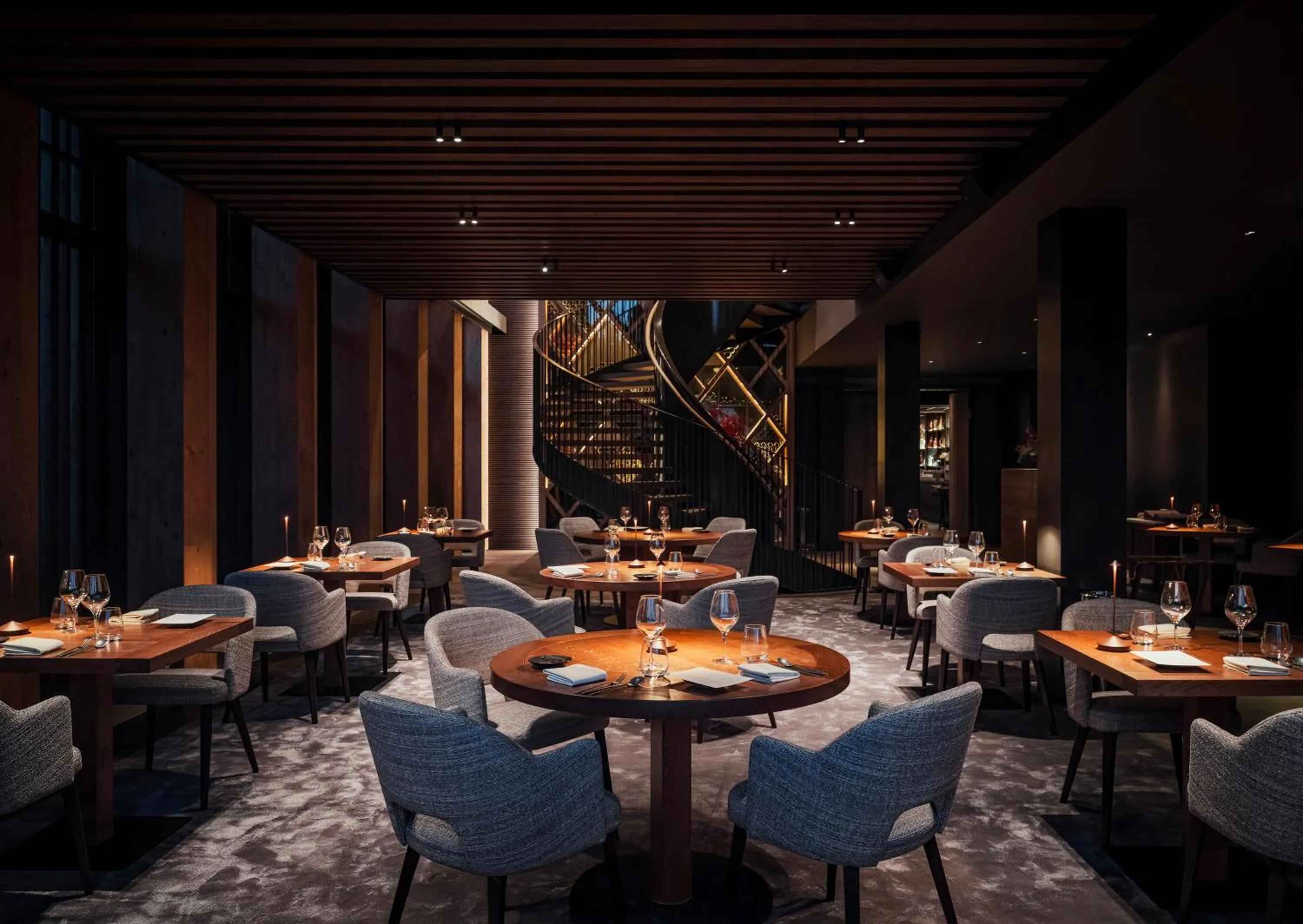 Restaurant/places to eat in YONA ex Le Parc Hôtel