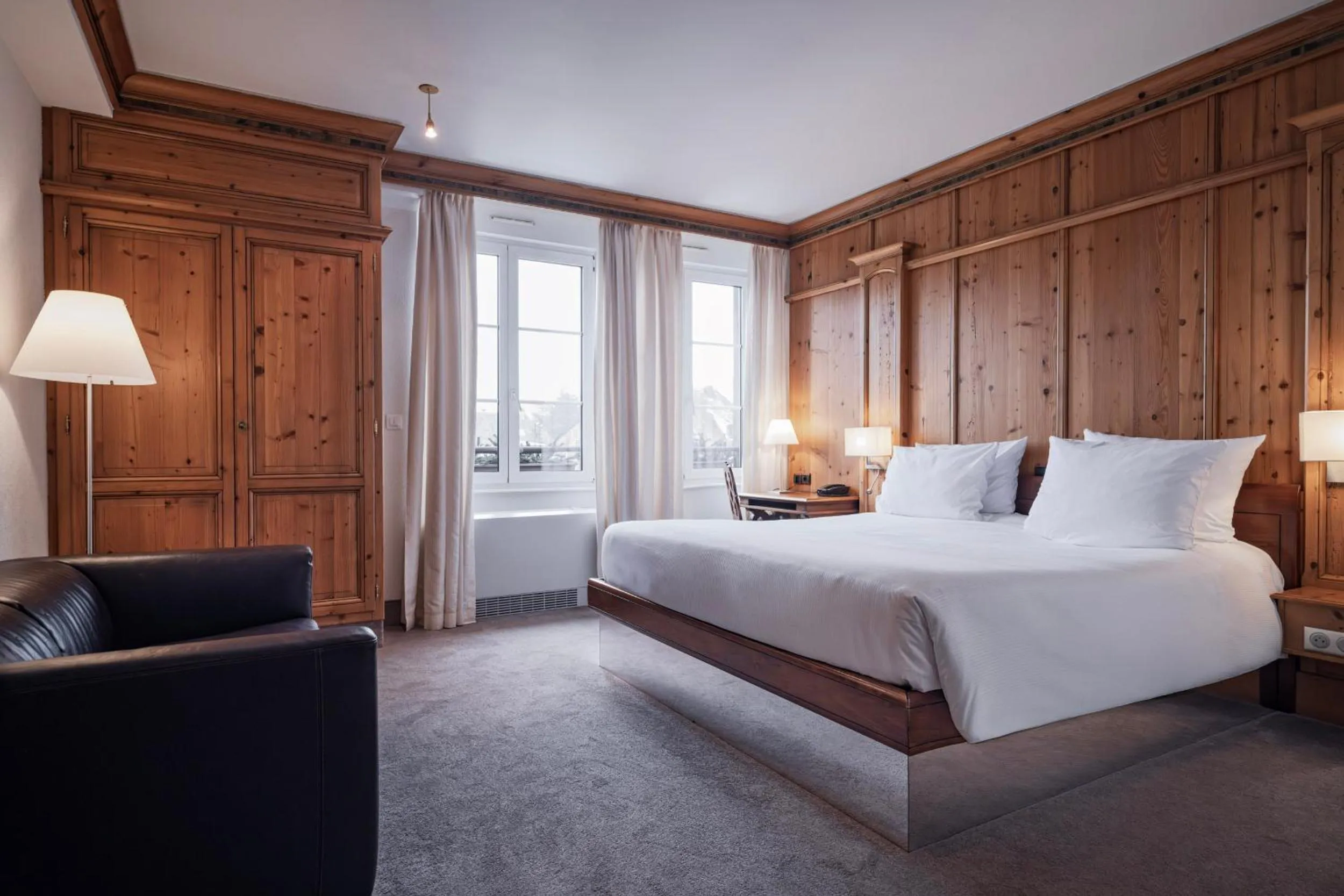 Bedroom, Bed in YONA ex Le Parc Hôtel