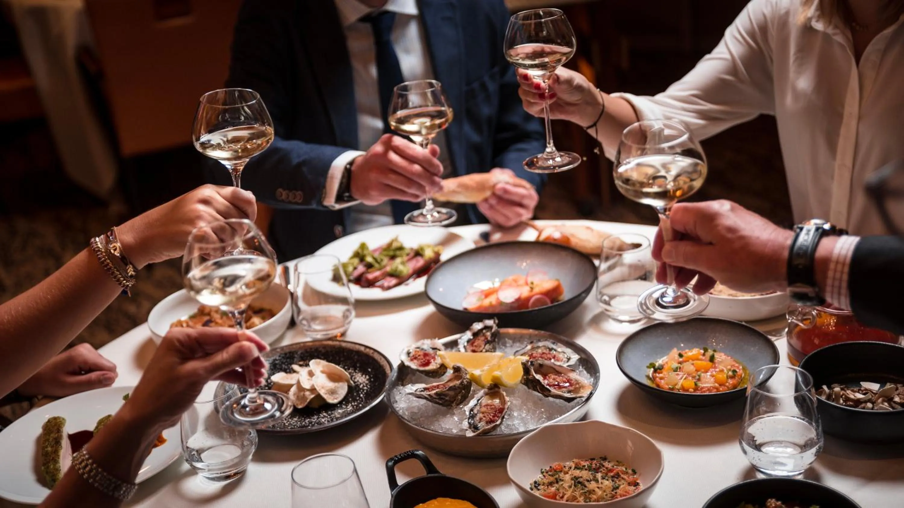 Food and drinks in Le Parc Hôtel devient YONA