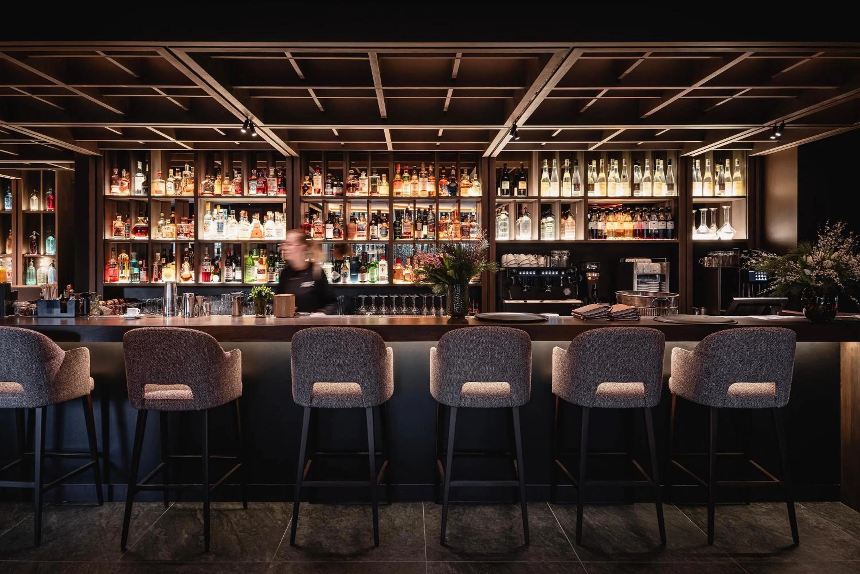 Lounge or bar in YONA ex Le Parc Hôtel