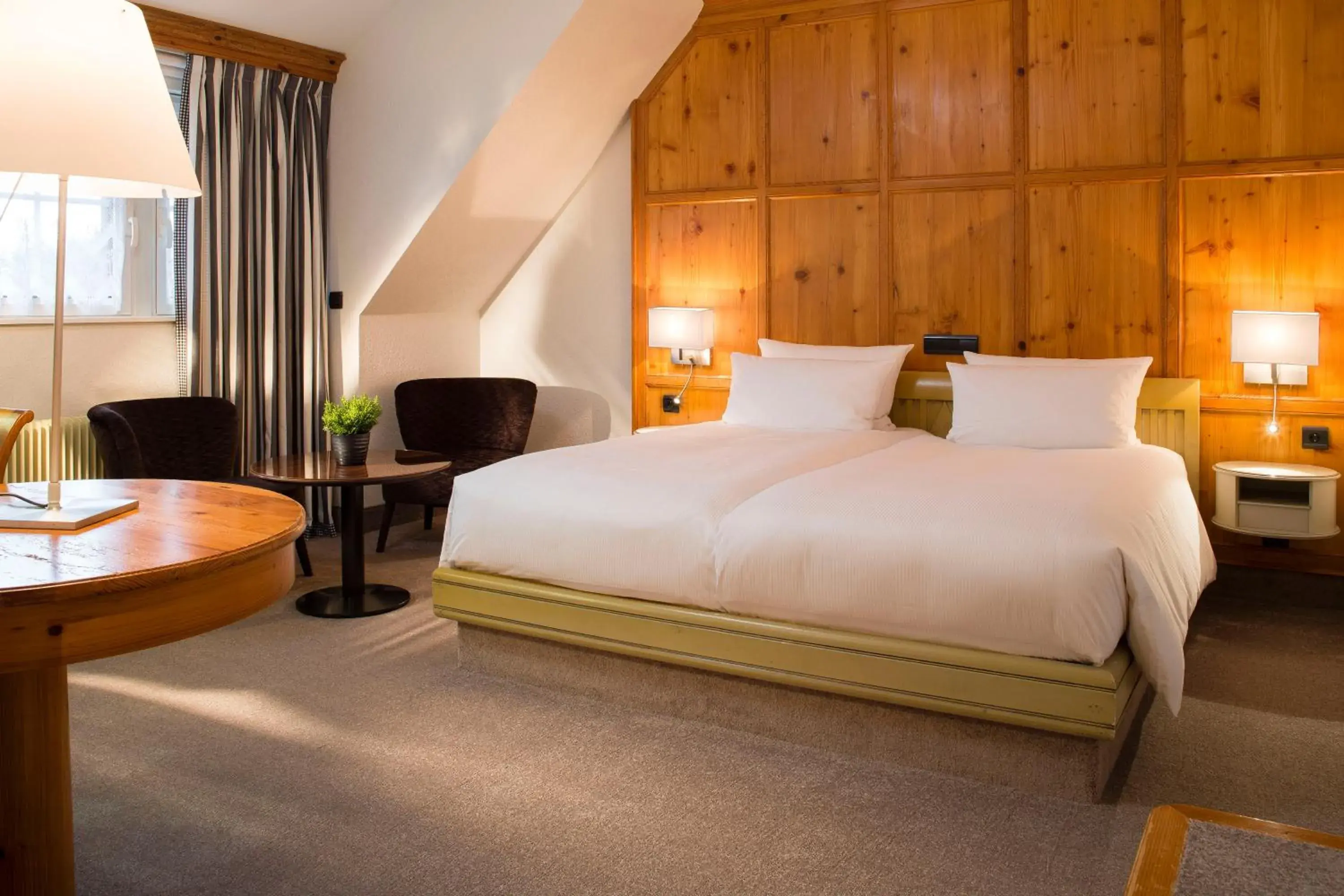 Executive Double Room with Yonasaya Spa Access in Le Parc Hôtel devient YONA Executive Double Room with Yonasaya Spa Access in Le Parc Hôtel devient YONA