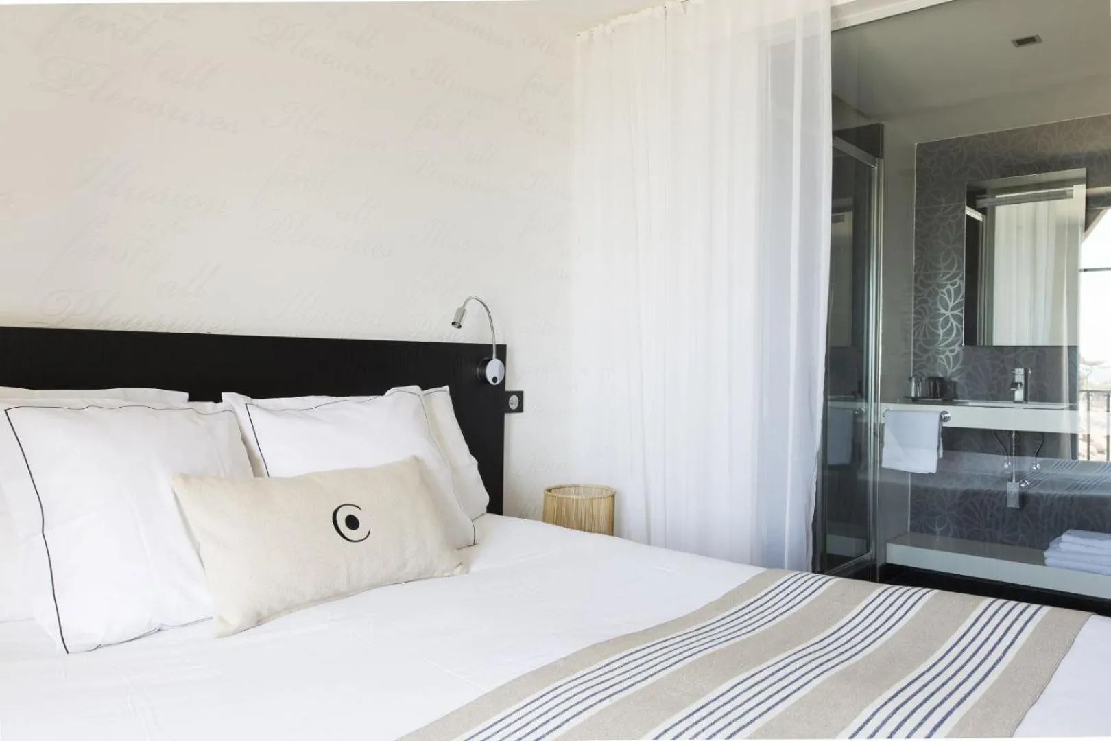 Bedroom, Bed in Castel Beau Site