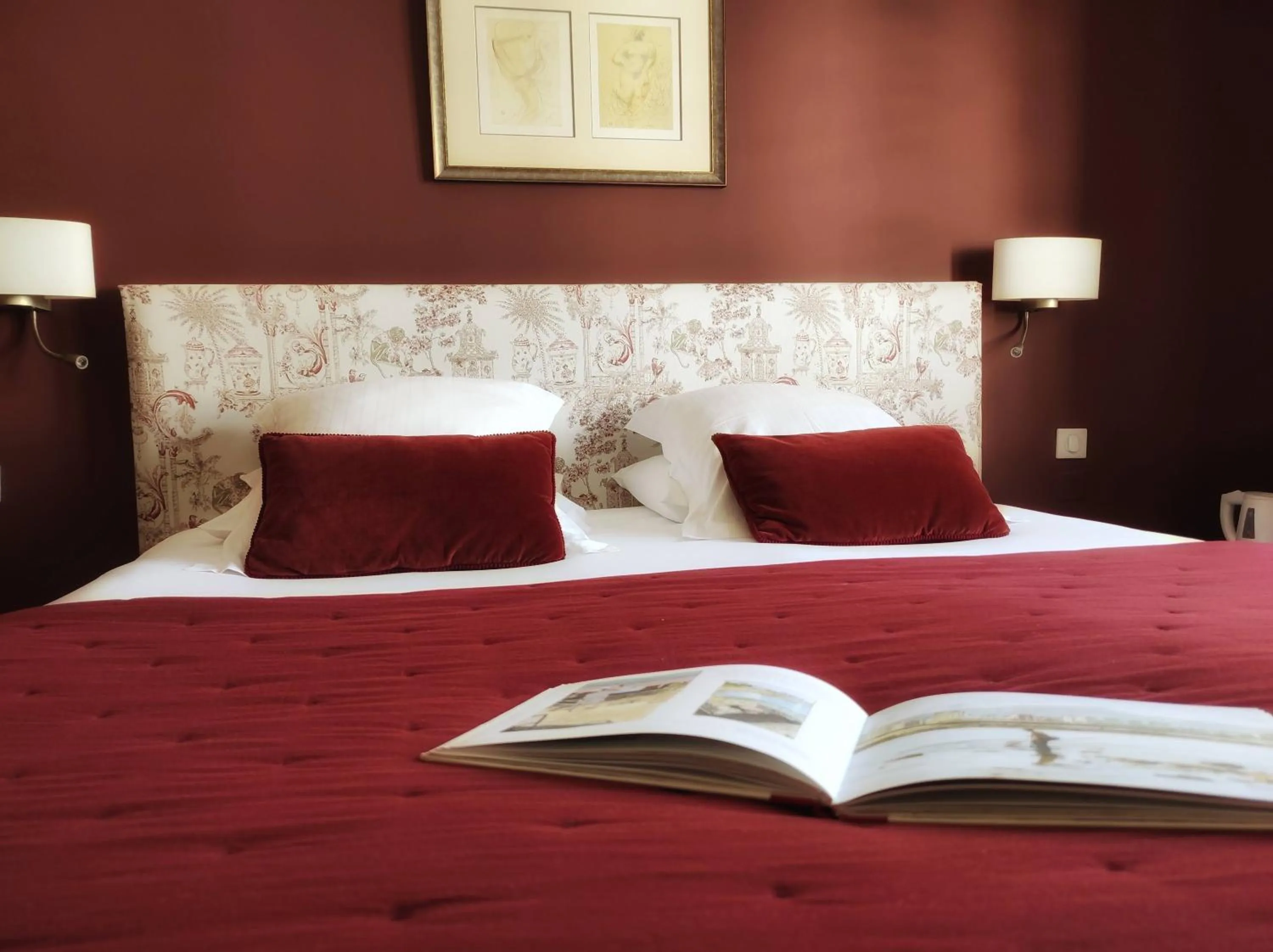 Bedroom, Bed in Hôtel La Marisa Grande Plage