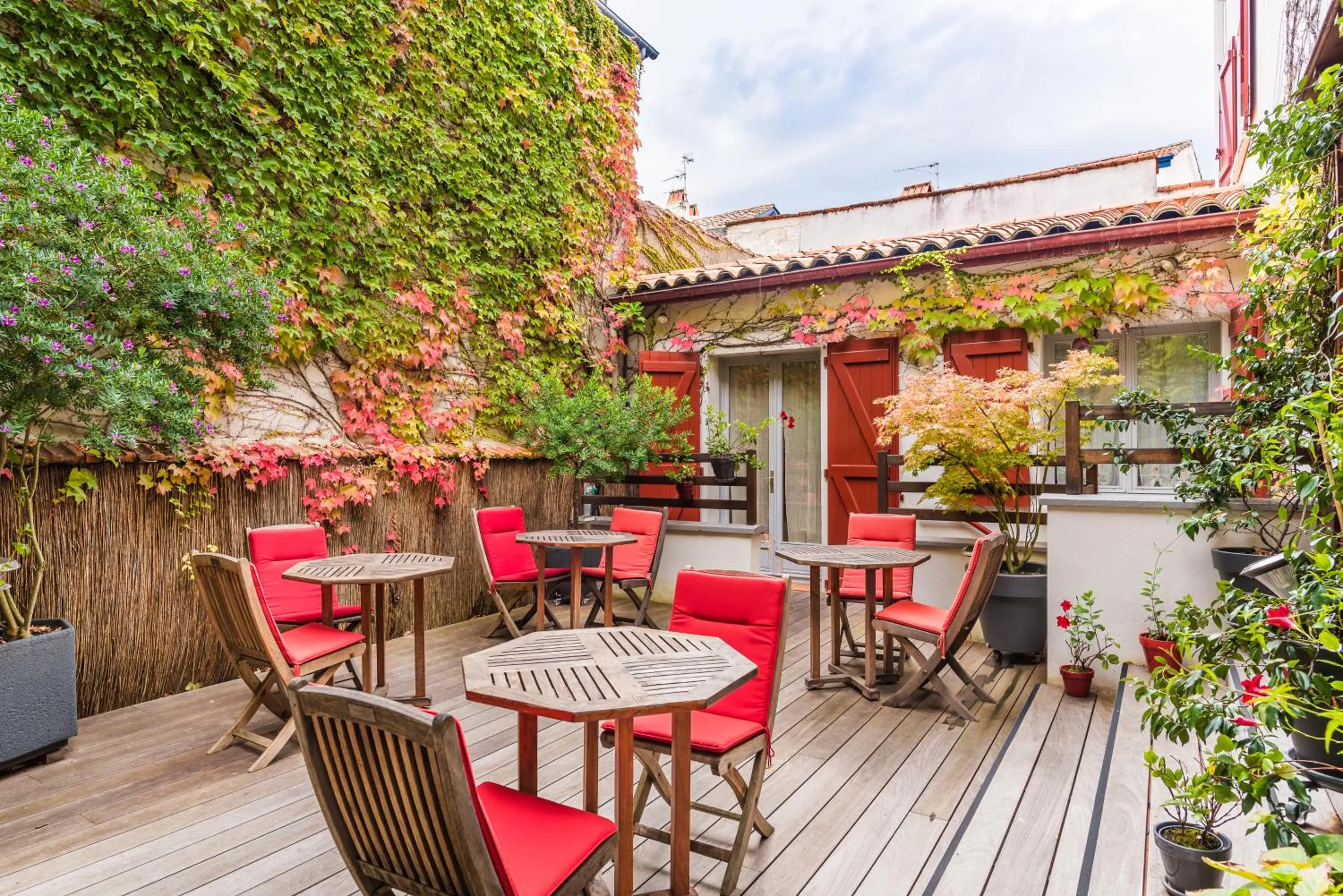 Patio in Hôtel La Marisa Grande Plage