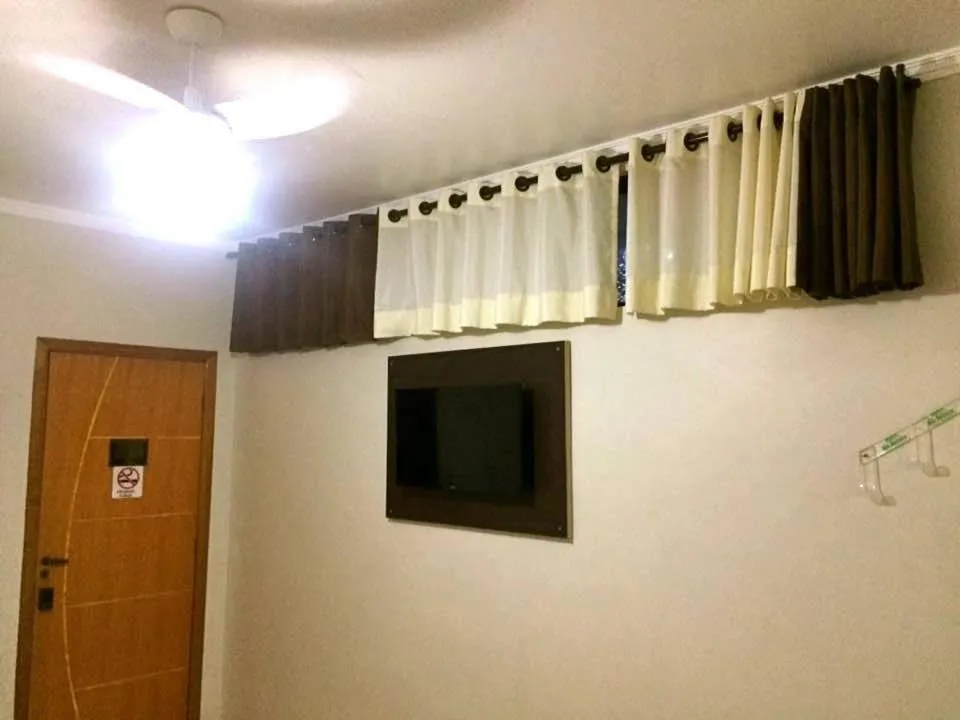 TV and multimedia in Hotel Rio Branco - Melhor Opção Perto da 25 de Março, Santa Ifigênia e Metrô República