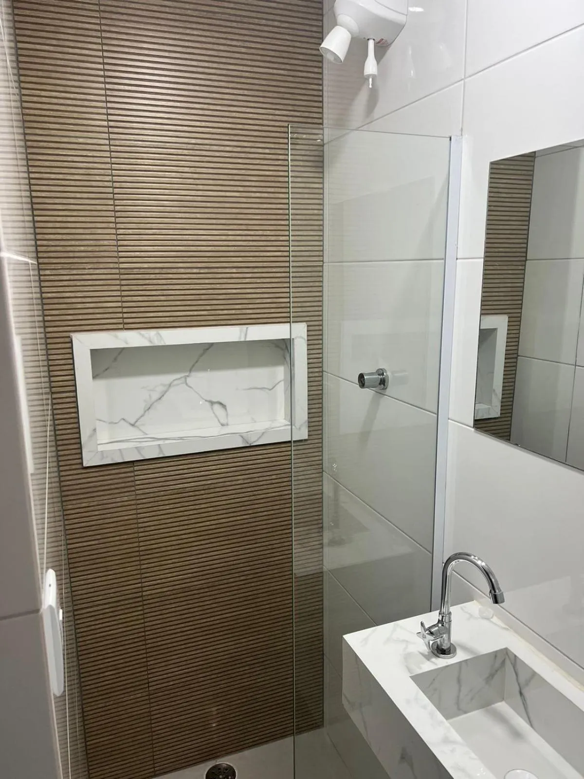 Shower in Hotel Rio Branco - Melhor Opção Perto da 25 de Março, Santa Ifigênia e Metrô República