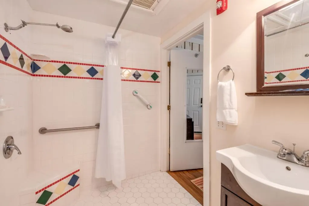 Bathroom in The Heirloom Inn Mount Dora