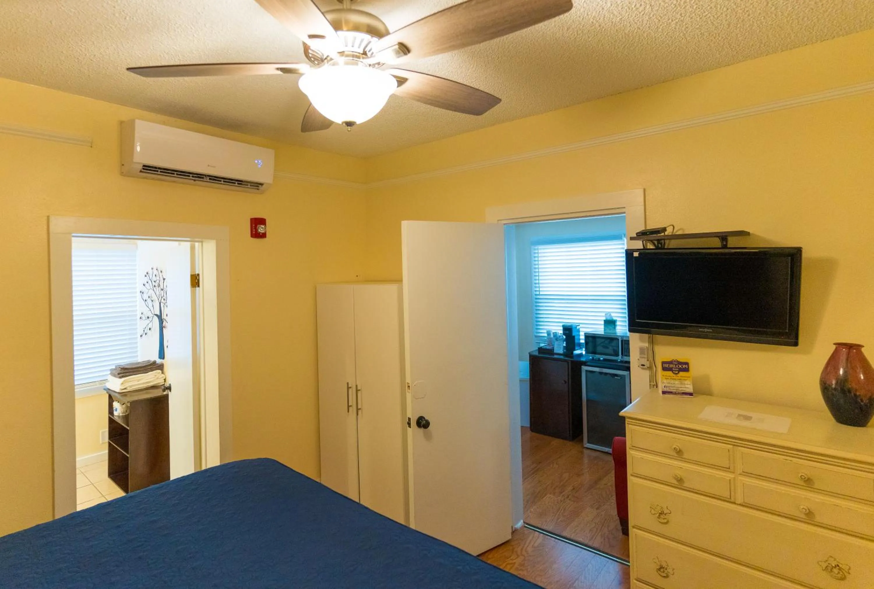 Bed in The Heirloom Inn Mount Dora