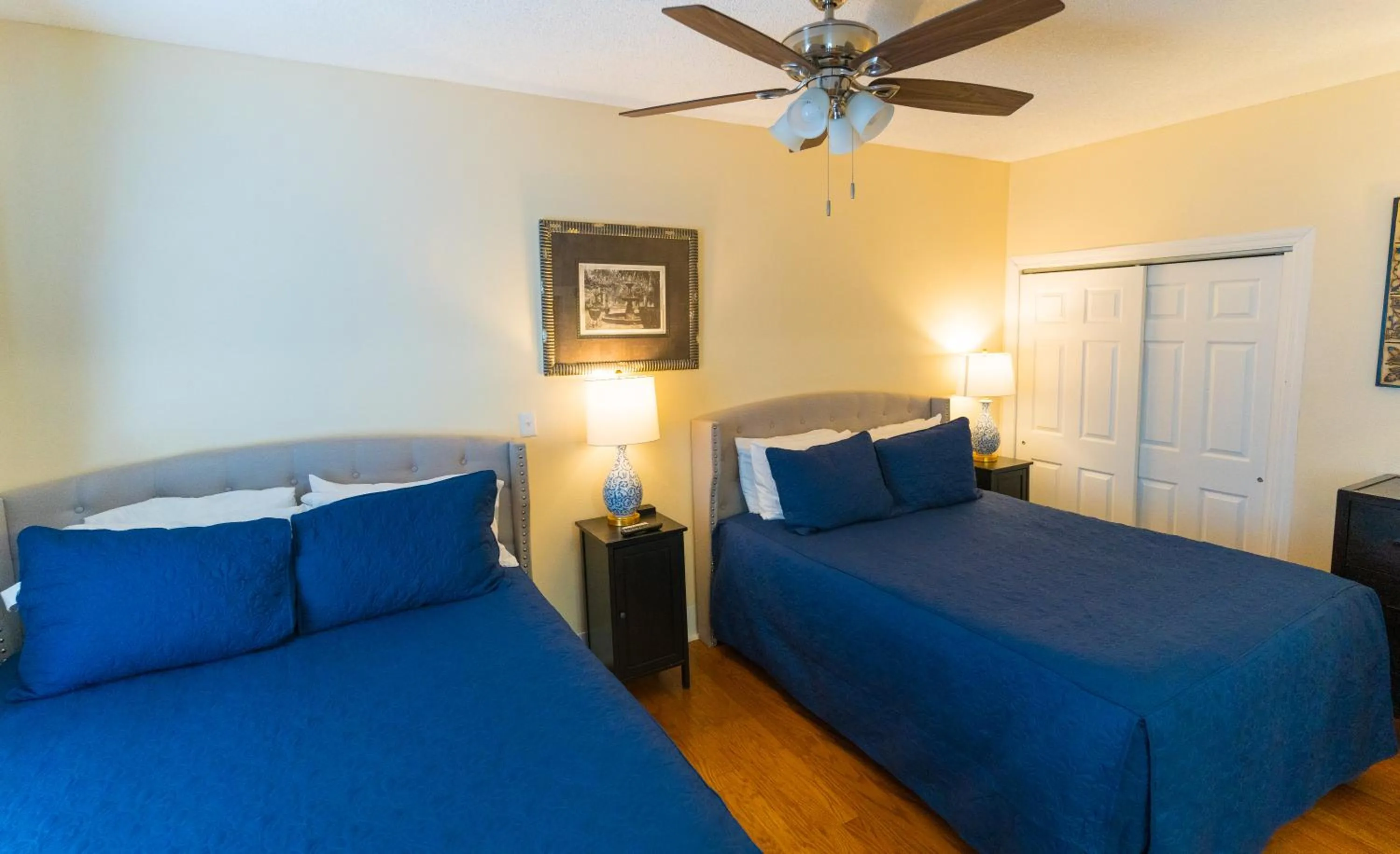 Bed in The Heirloom Inn Mount Dora