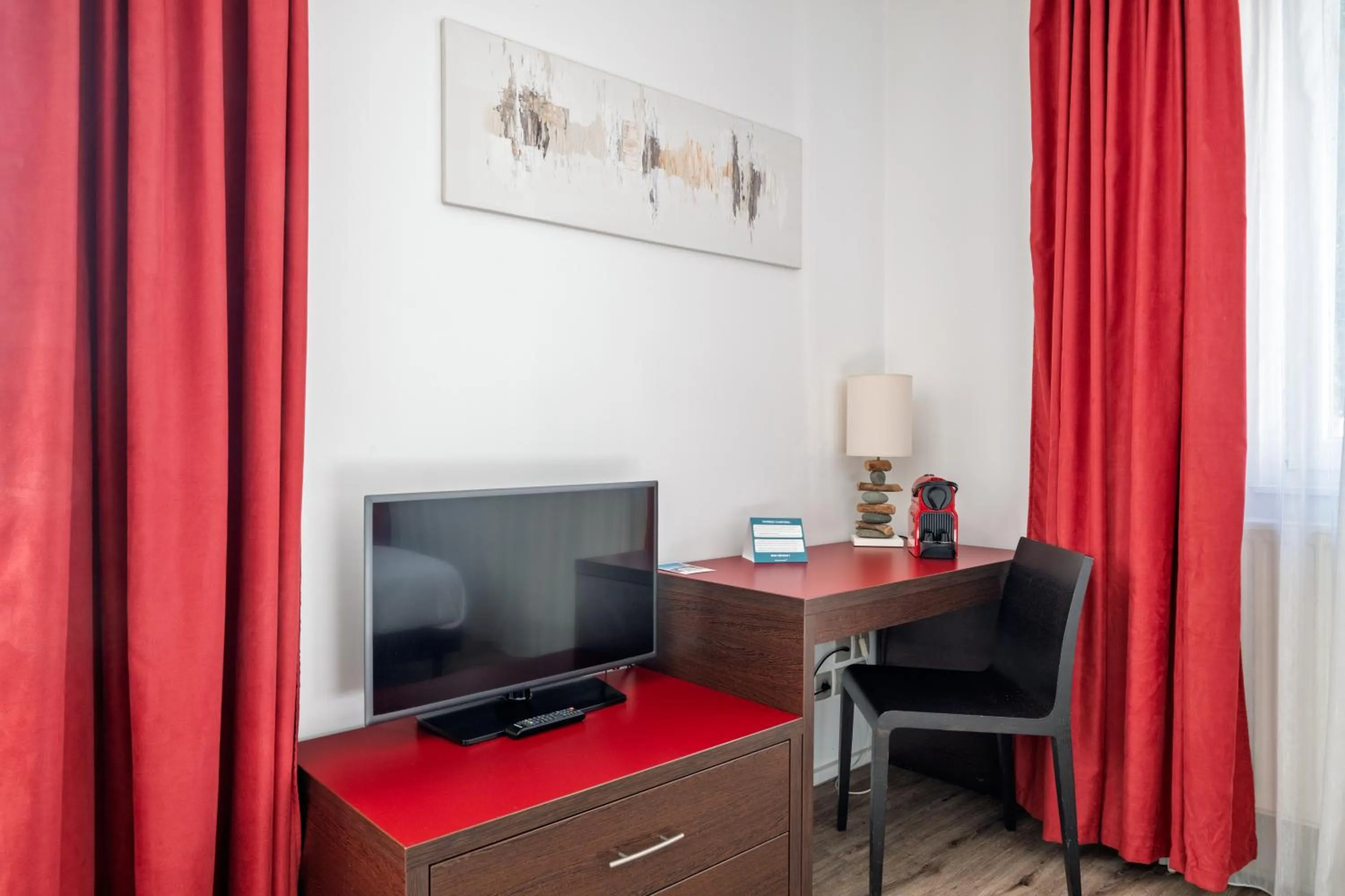 TV and multimedia in Residhotel Lille Vauban