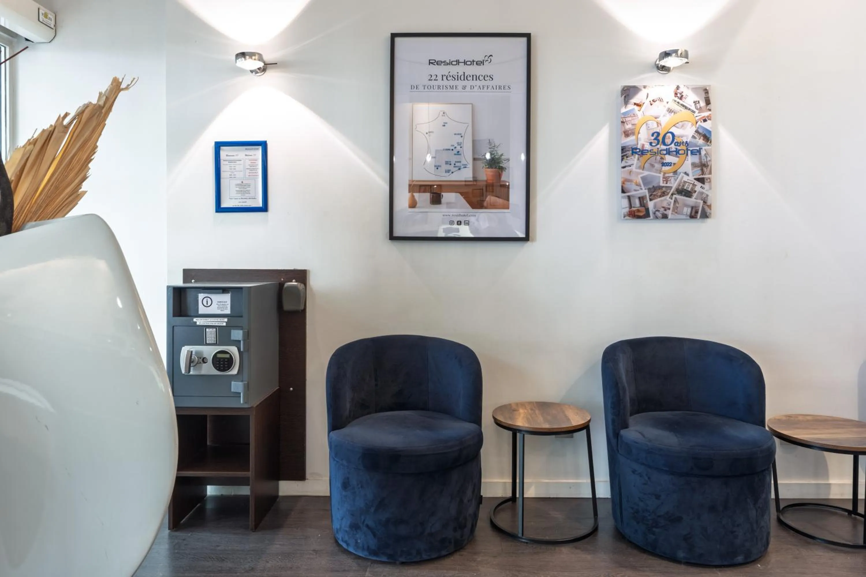 Lobby or reception in Residhotel Lille Vauban