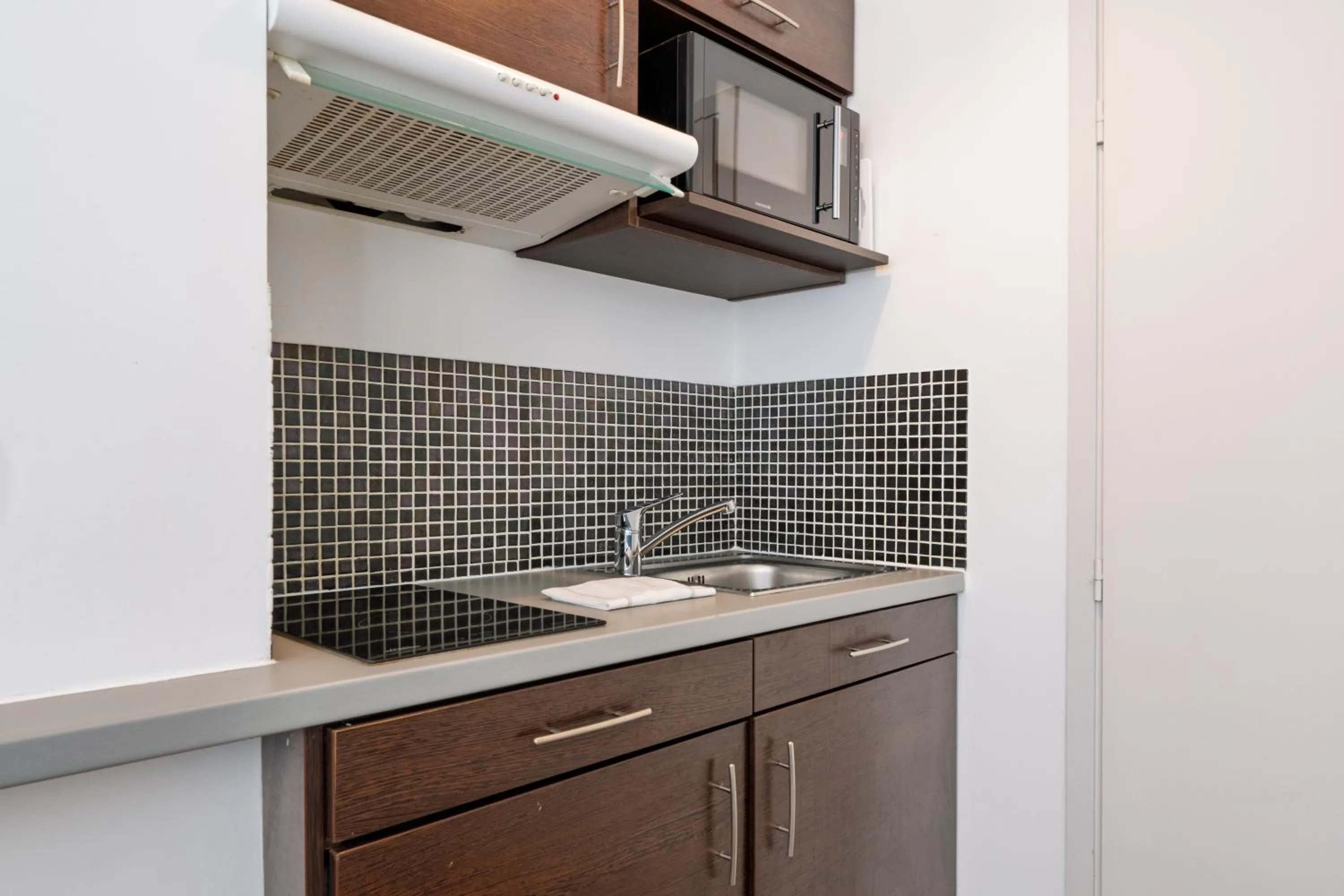 Kitchen or kitchenette in Residhotel Lille Vauban