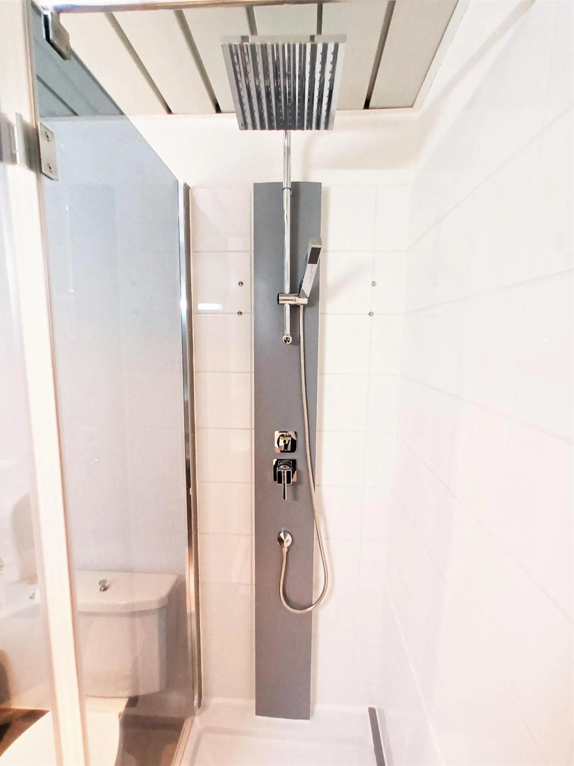 Bathroom in Hôtel Jeanne d'Arc