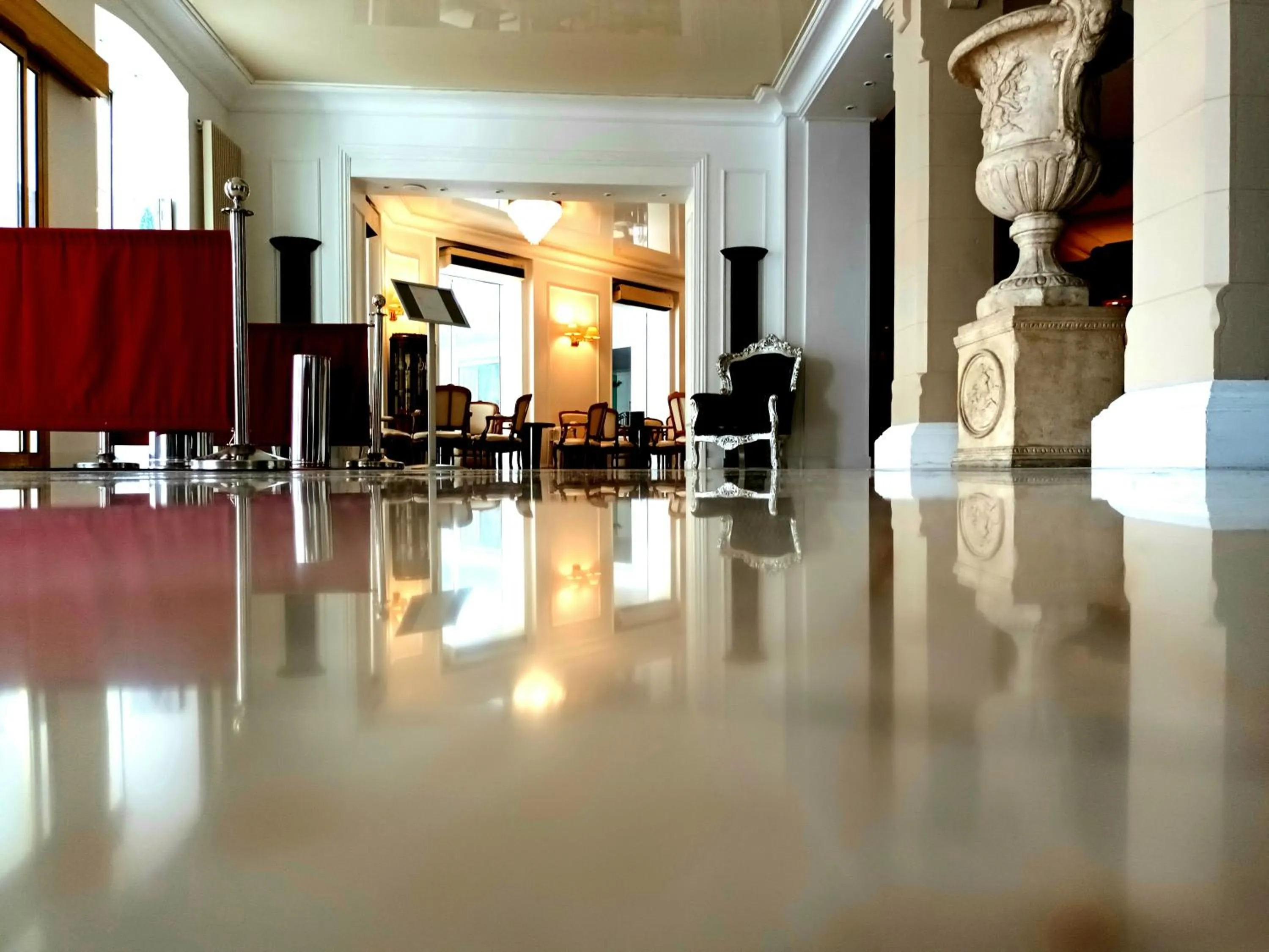 Lobby or reception in Hôtel Jeanne d'Arc