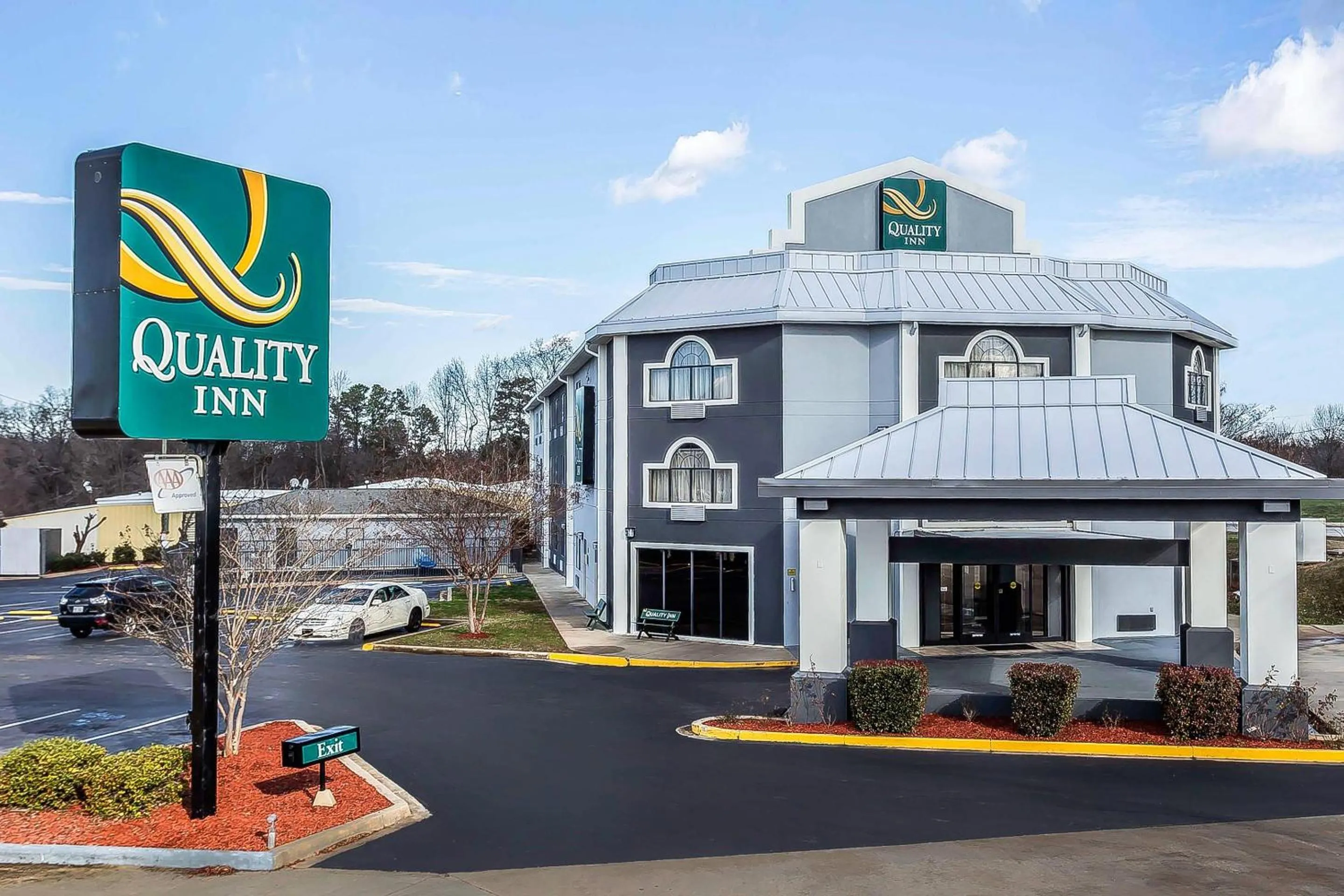 Property building in Quality Inn & Suites Salisbury South