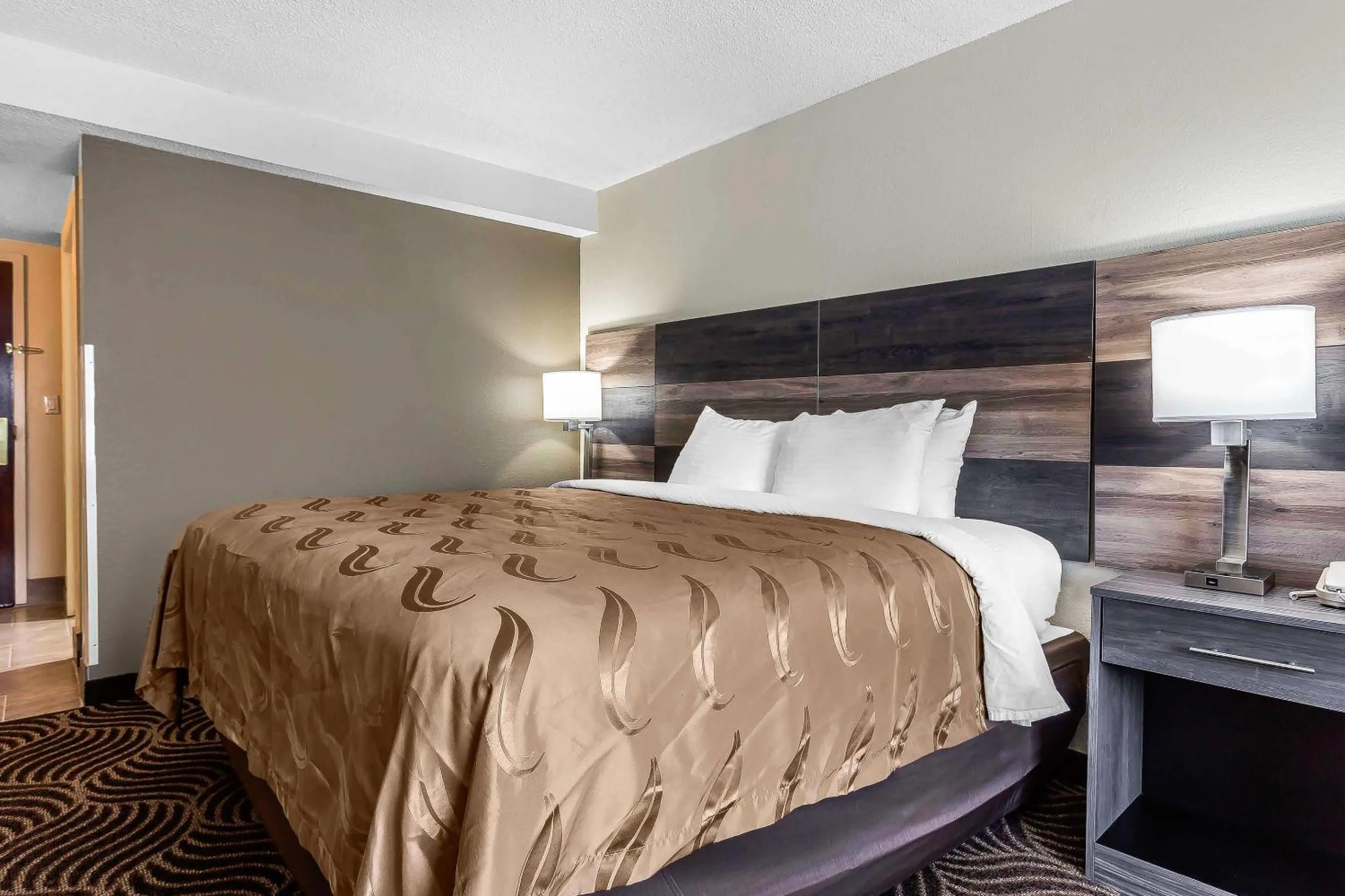 Bedroom, Bed in Quality Inn & Suites Salisbury South