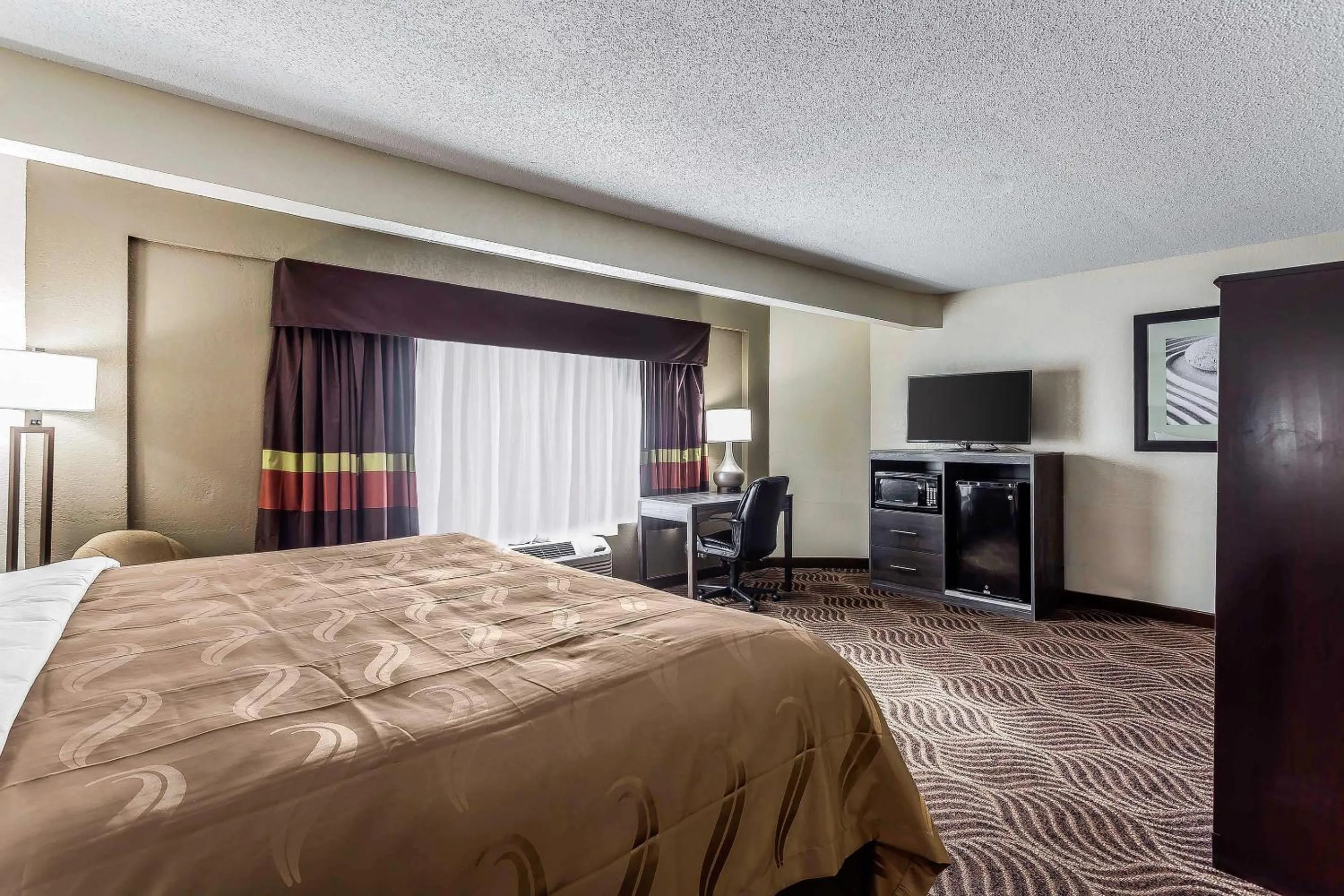 Bedroom, Bed in Quality Inn & Suites Salisbury South