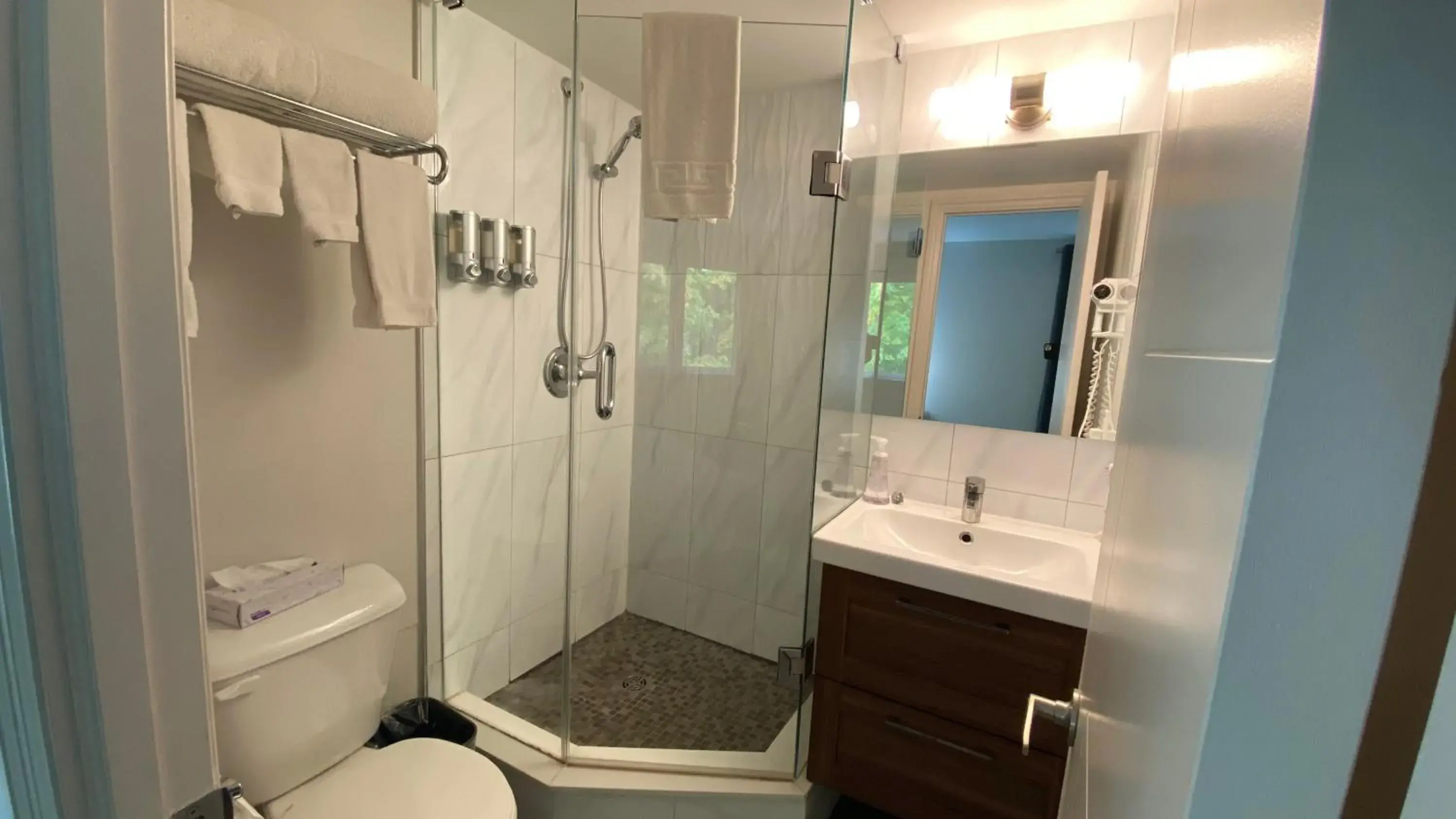 Deluxe Room in Amber Hotel Deluxe Room in Amber Hotel