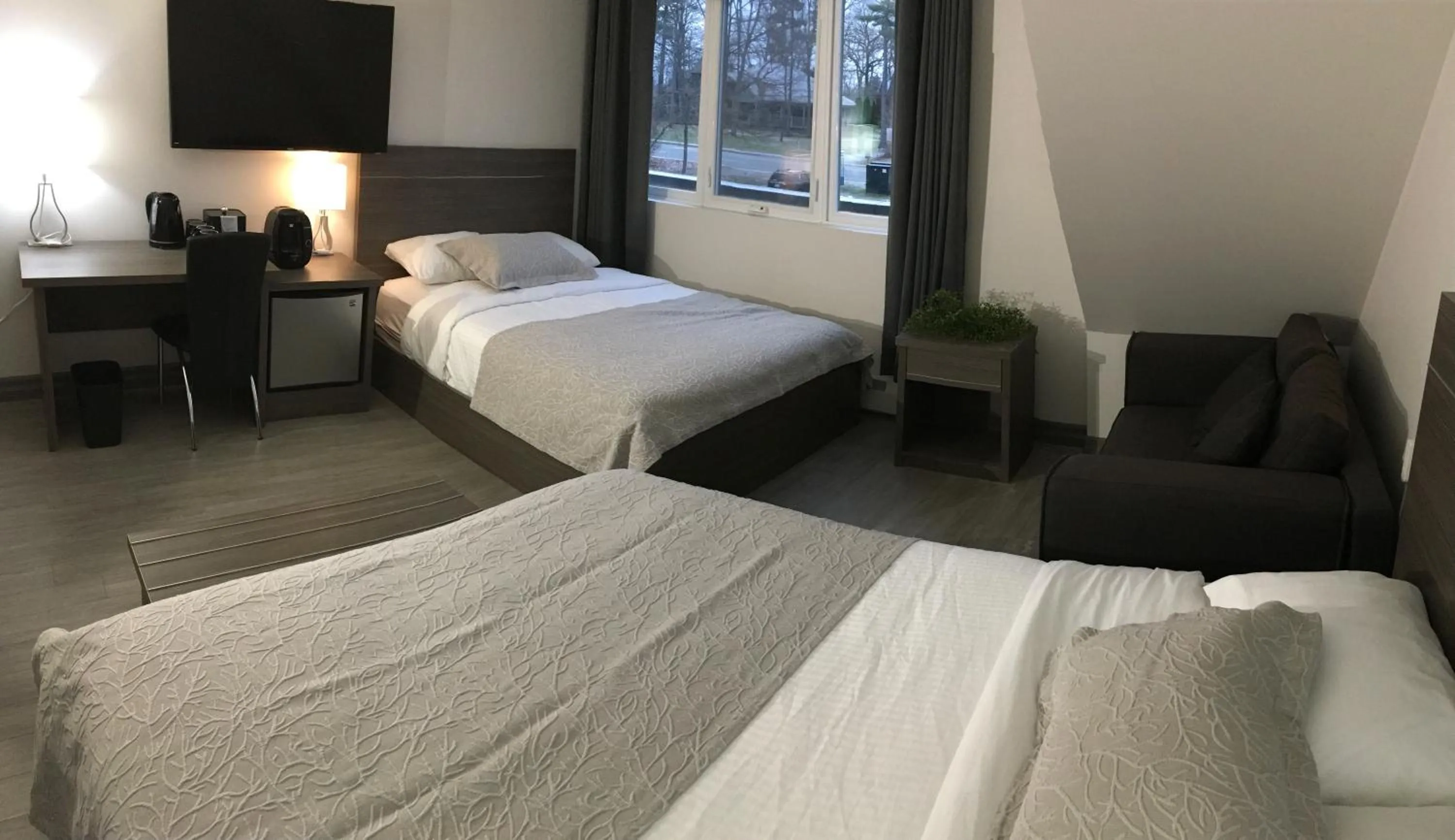 Photo of the whole room, Bed in Amber Hotel