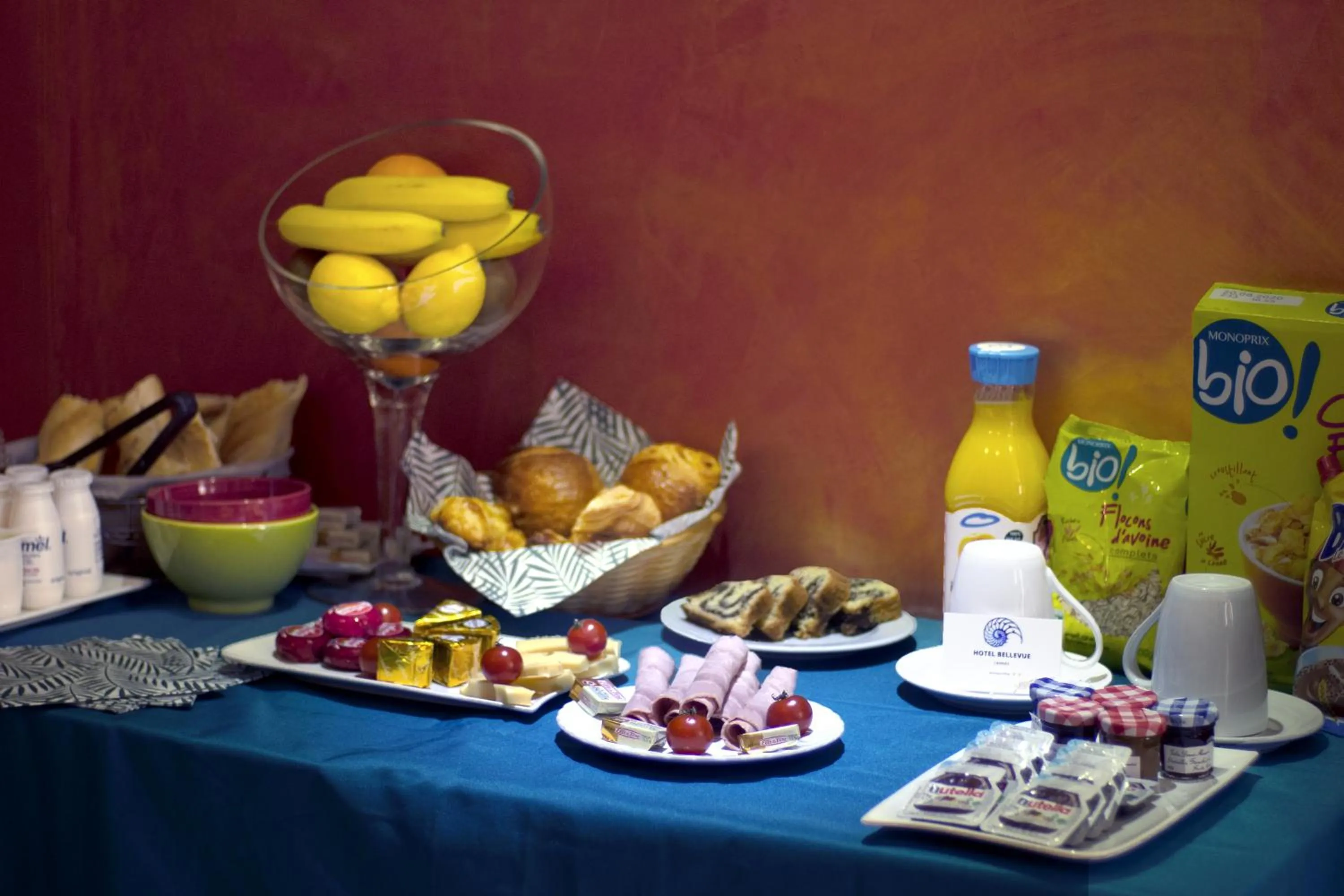 Restaurant/places to eat in Hôtel Bellevue Cannes