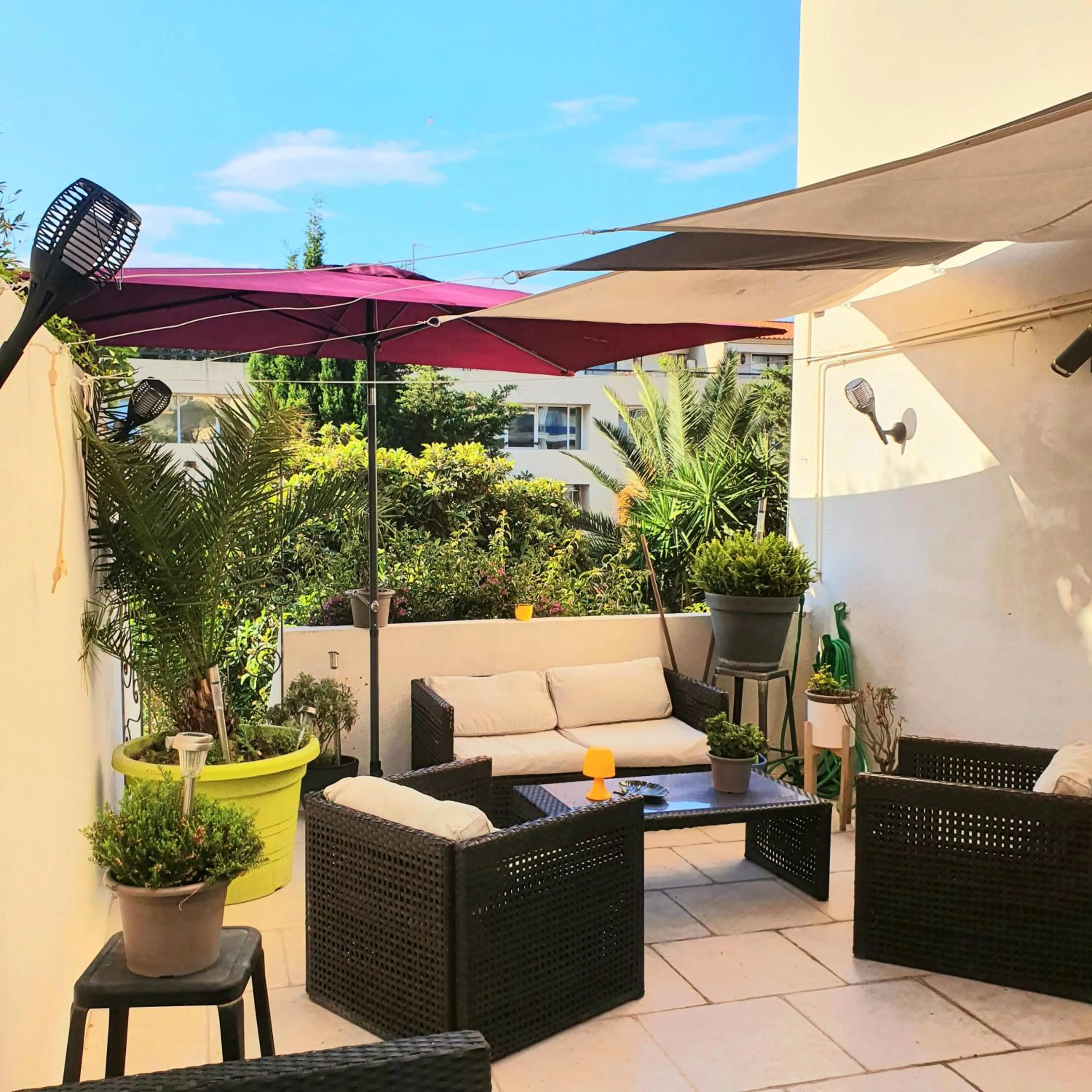 Patio in Hôtel Bellevue Cannes