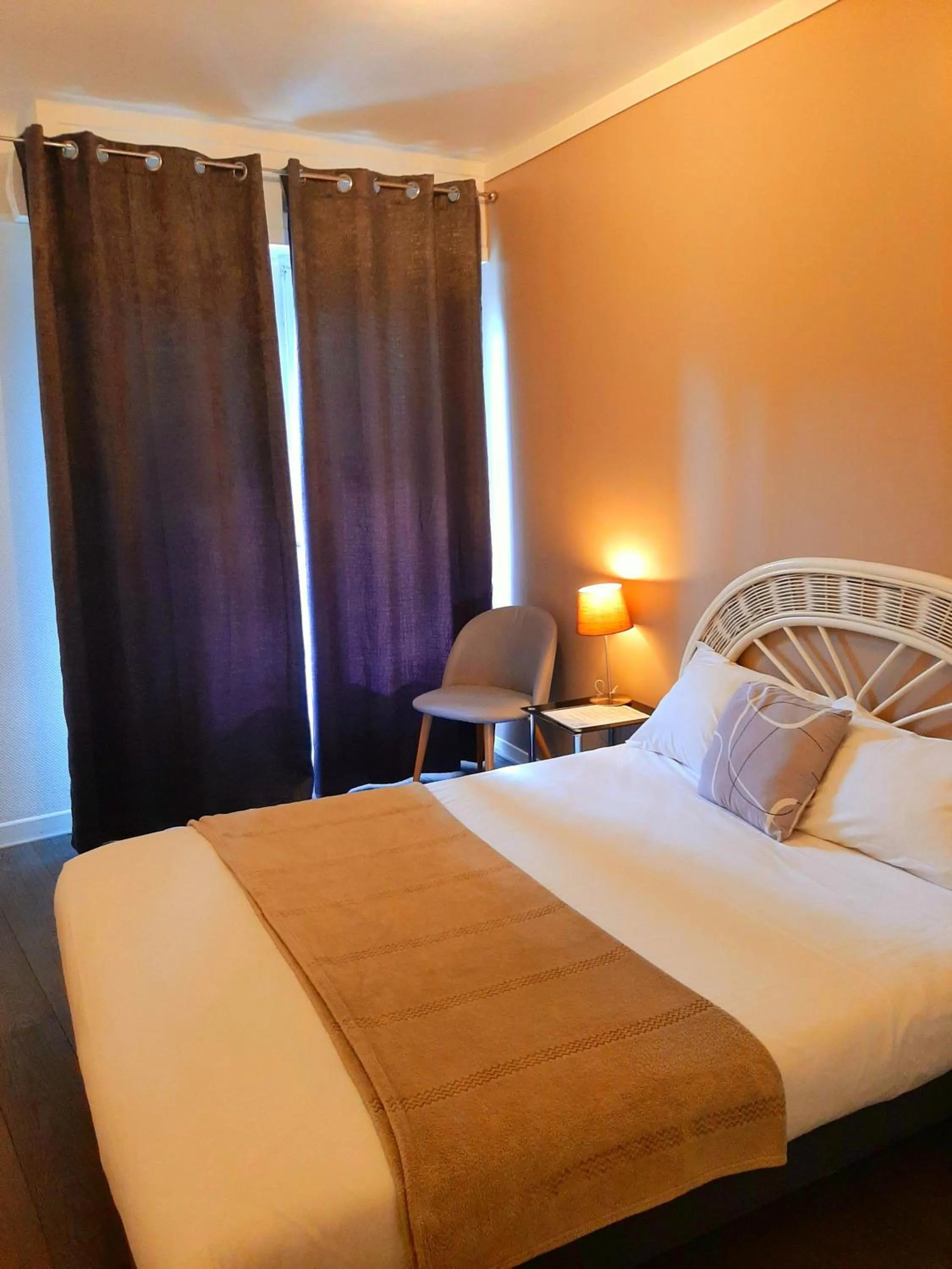 Bed in Hôtel Bellevue Cannes