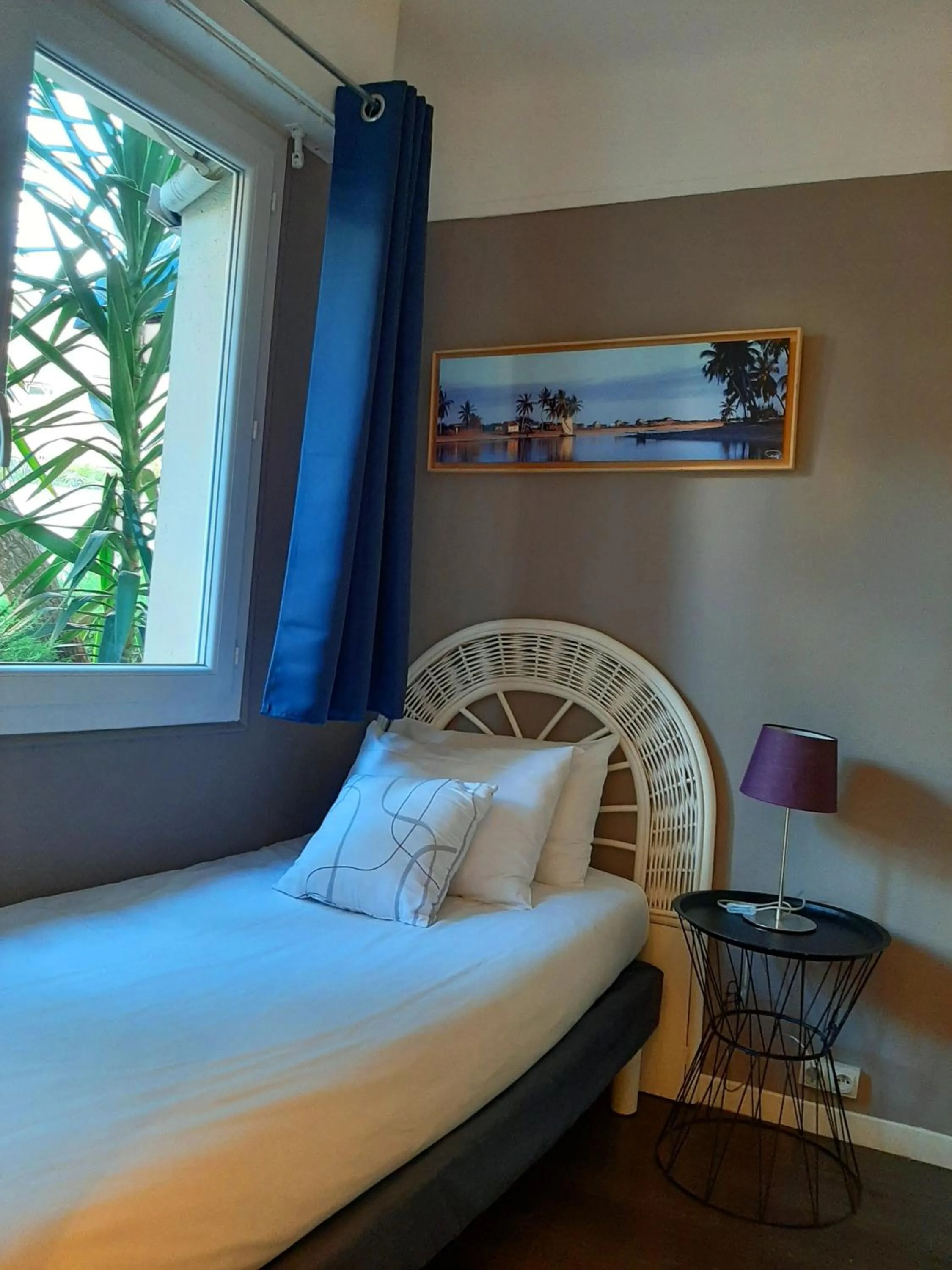 Bed in Hôtel Bellevue Cannes