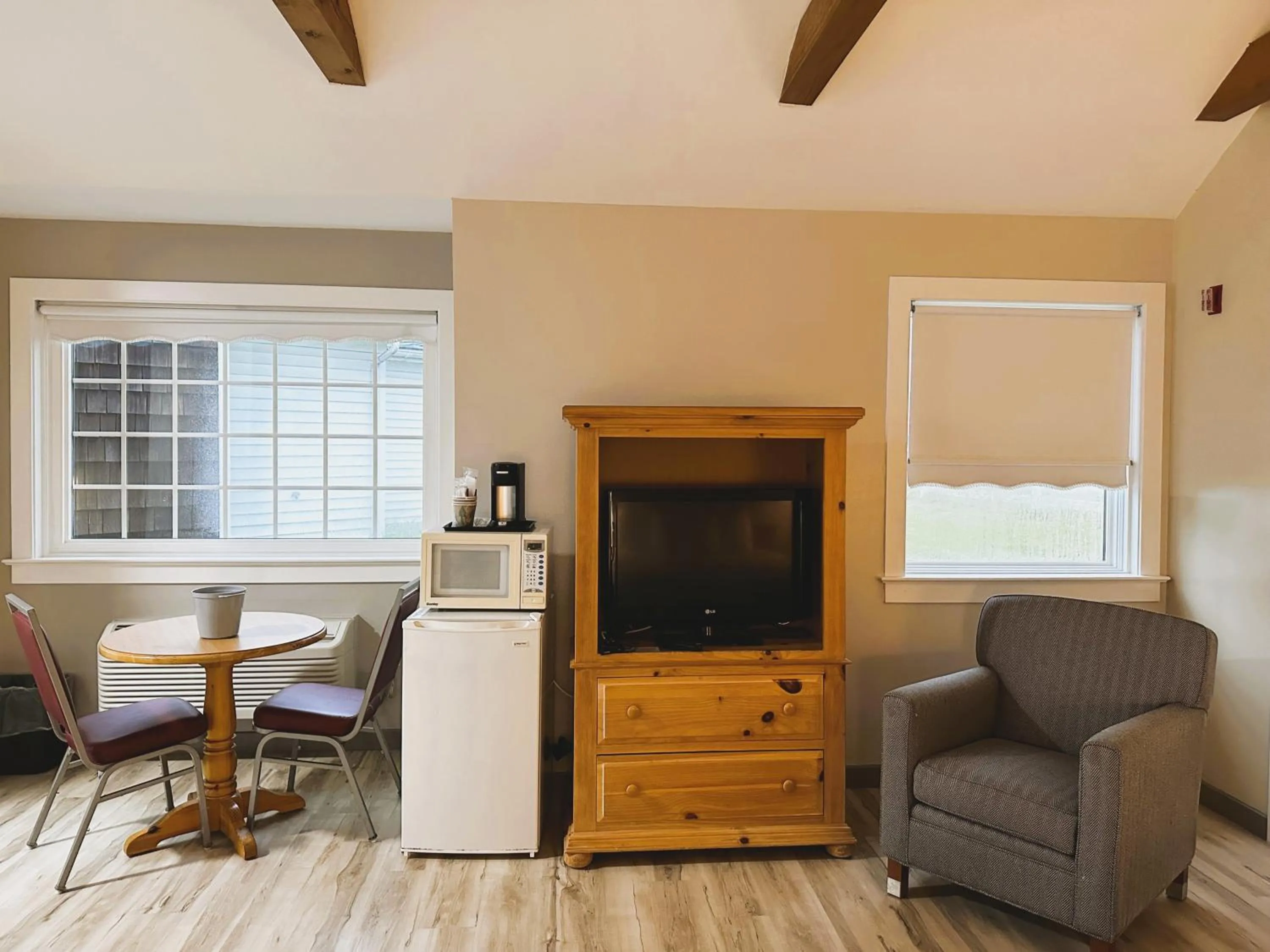 Living room in Spruce Lane Lodge and Cottages