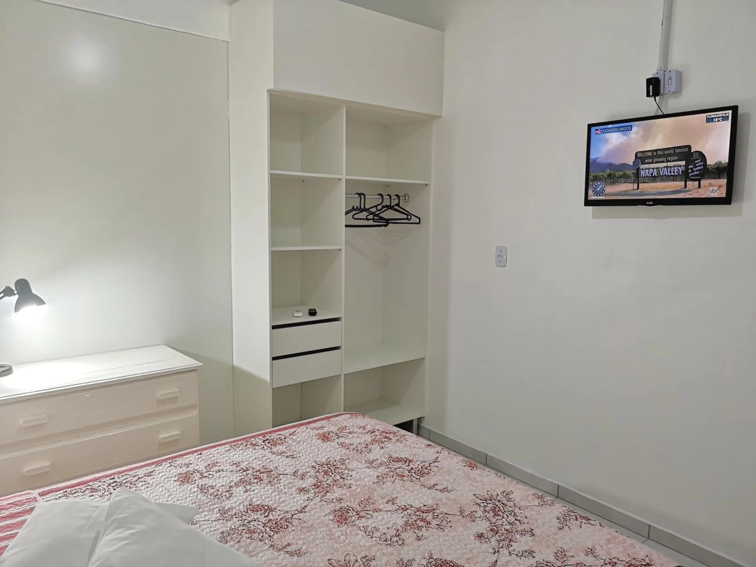 Bedroom, Bed in Residencial Las Rocas I